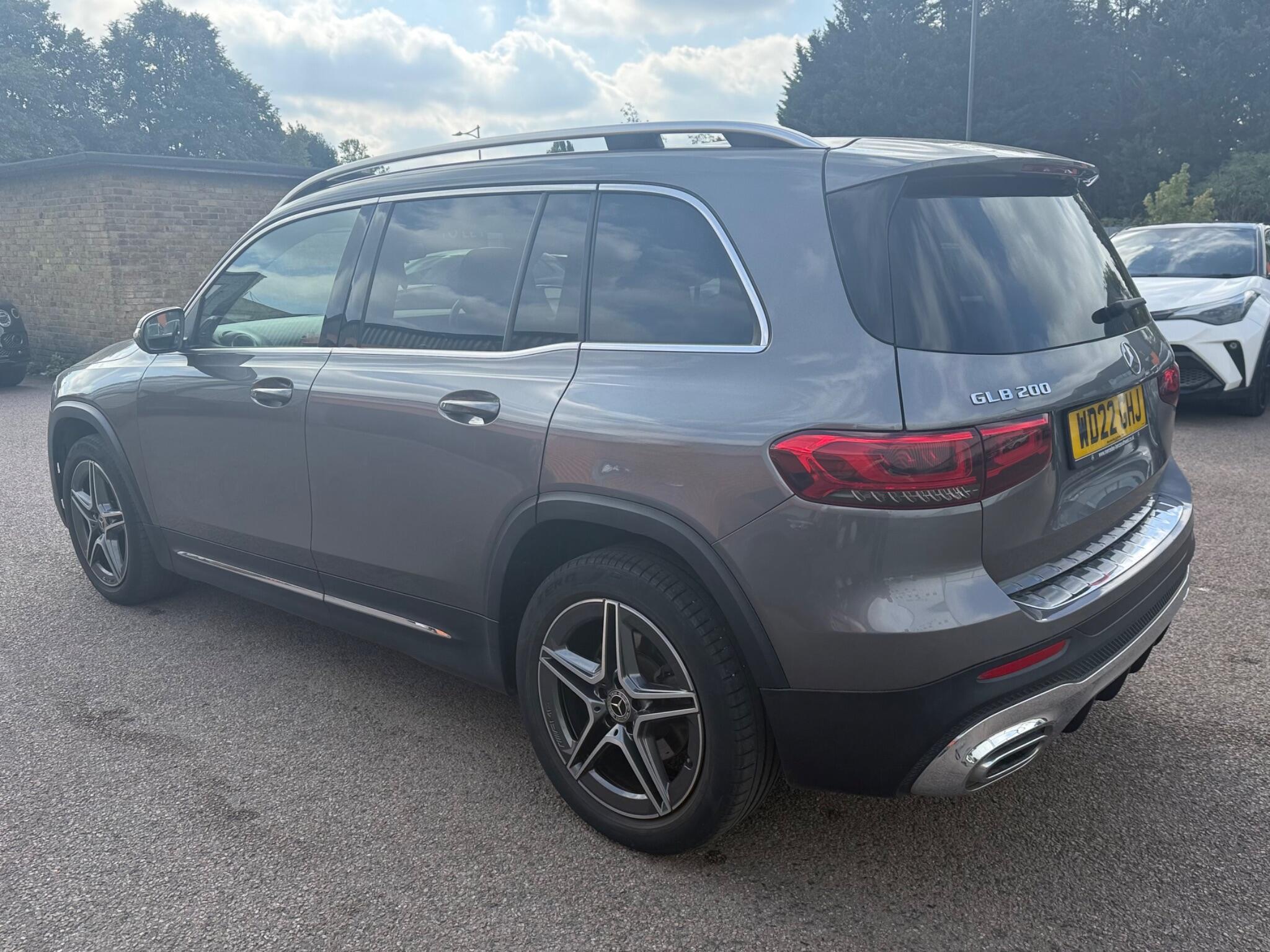 Mercedes-Benz GLB view 4