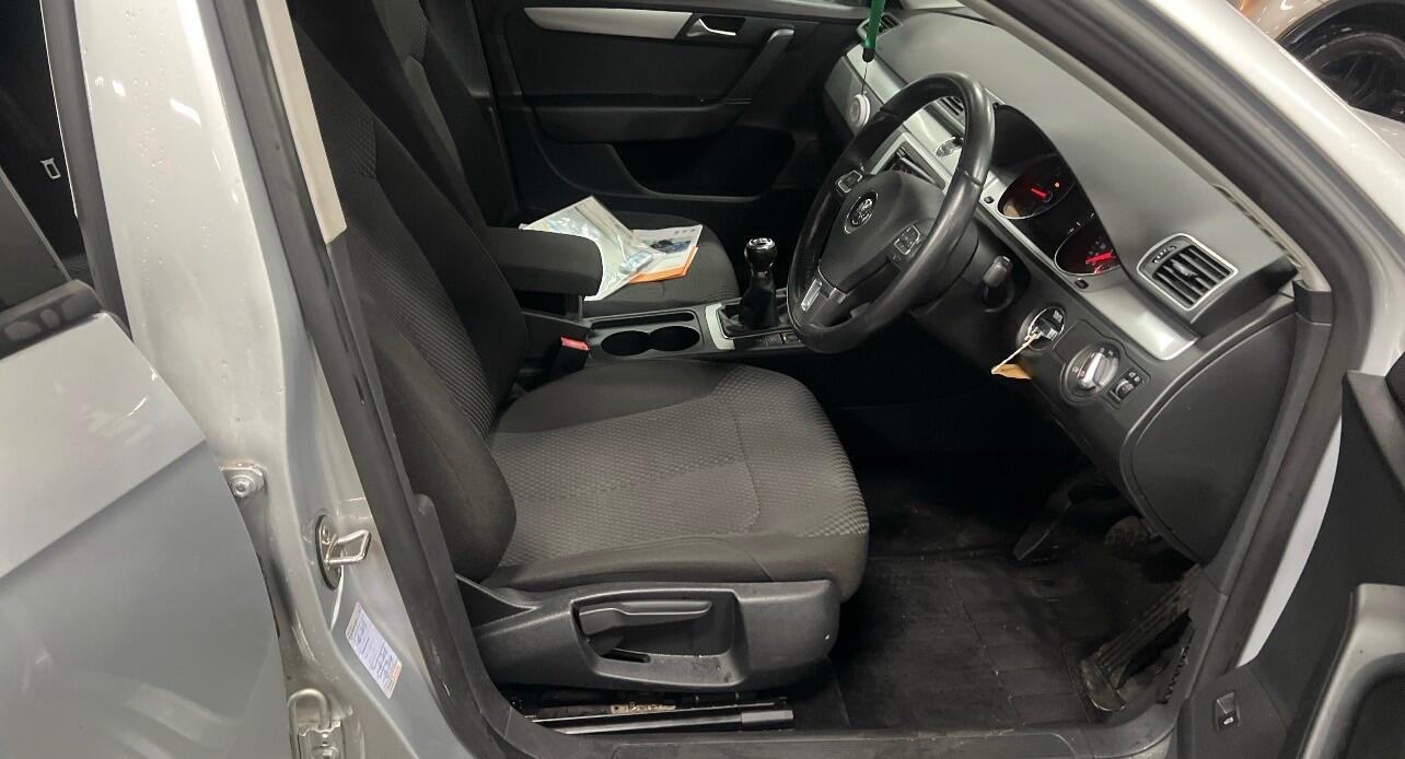 Volkswagen Passat view 7