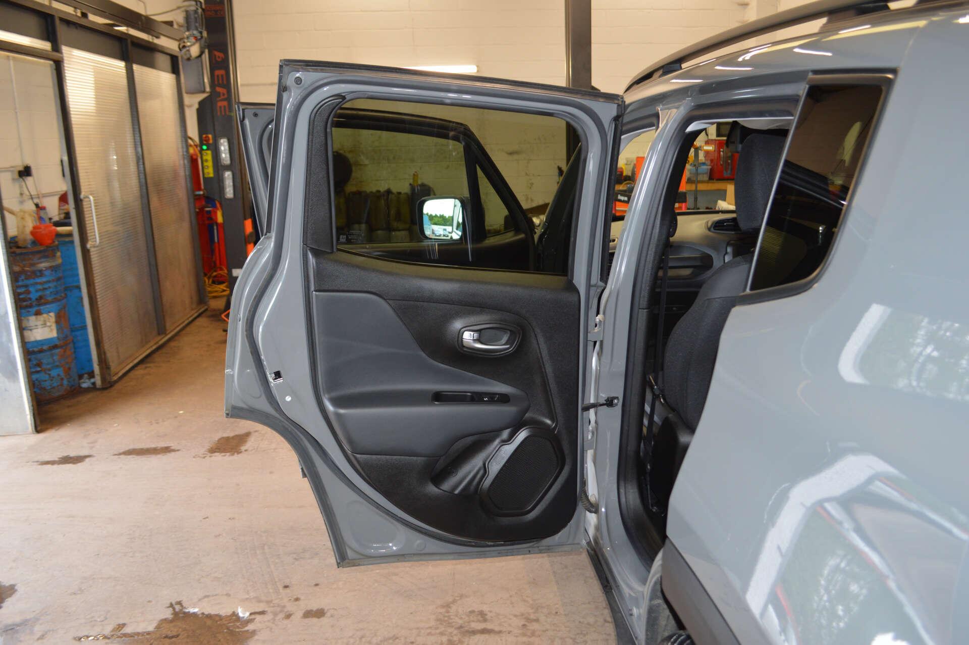 Jeep Renegade view 32