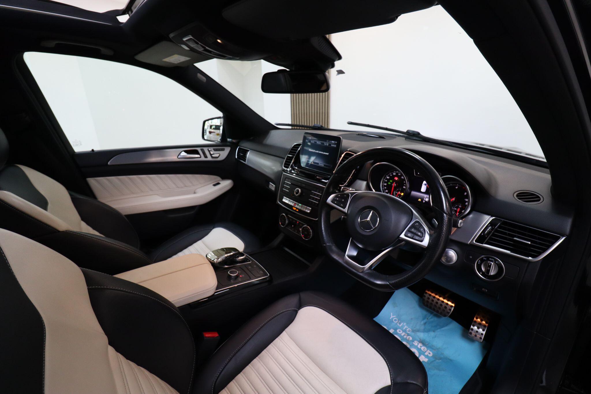 Mercedes-Benz Gle view 16