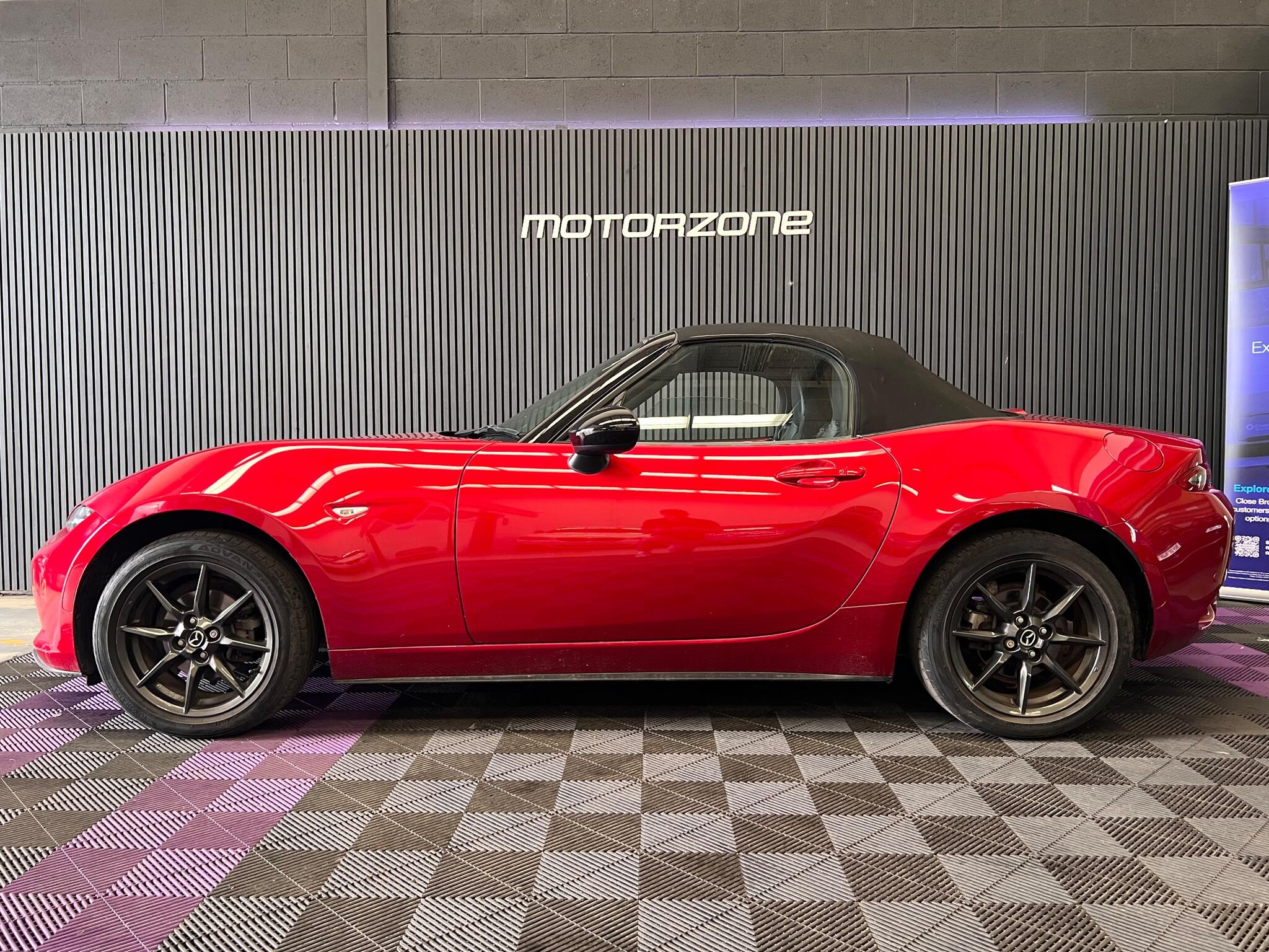 Mazda MX-5 view 20