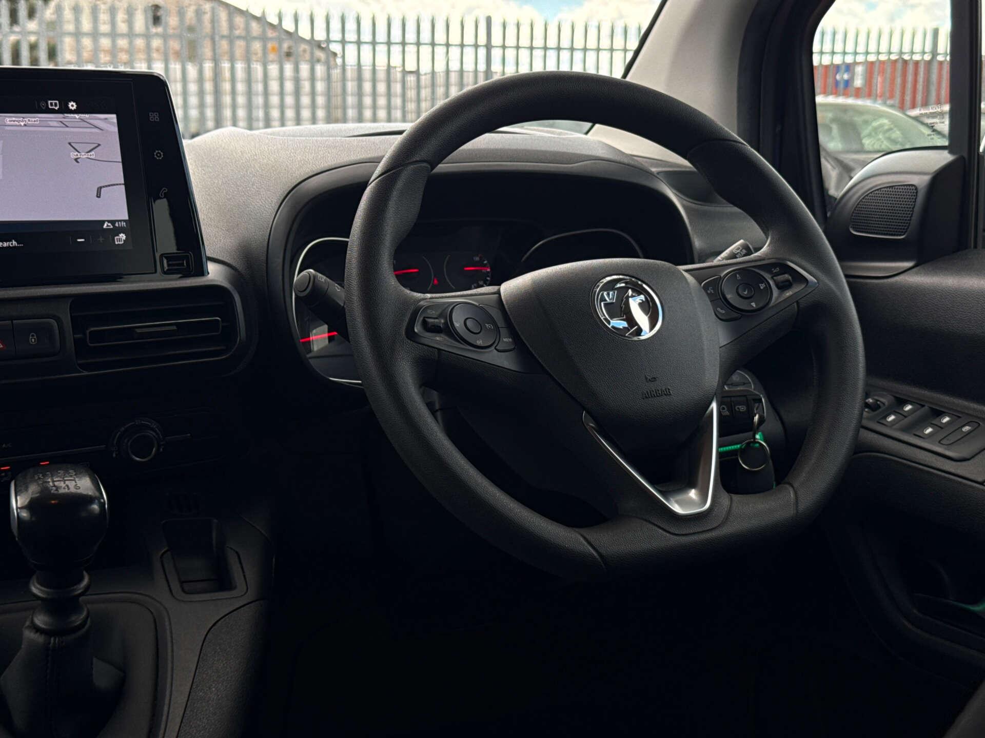 Vauxhall Combo Life view 32
