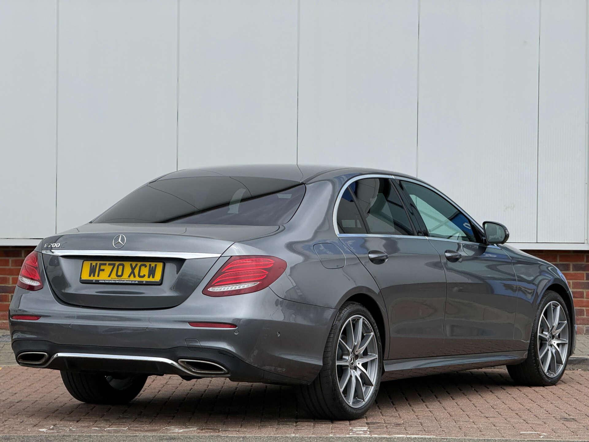 Mercedes-Benz E Class view 14
