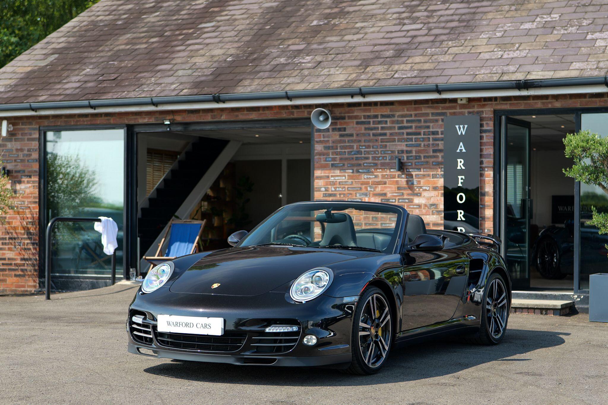 Porsche 911 view 3