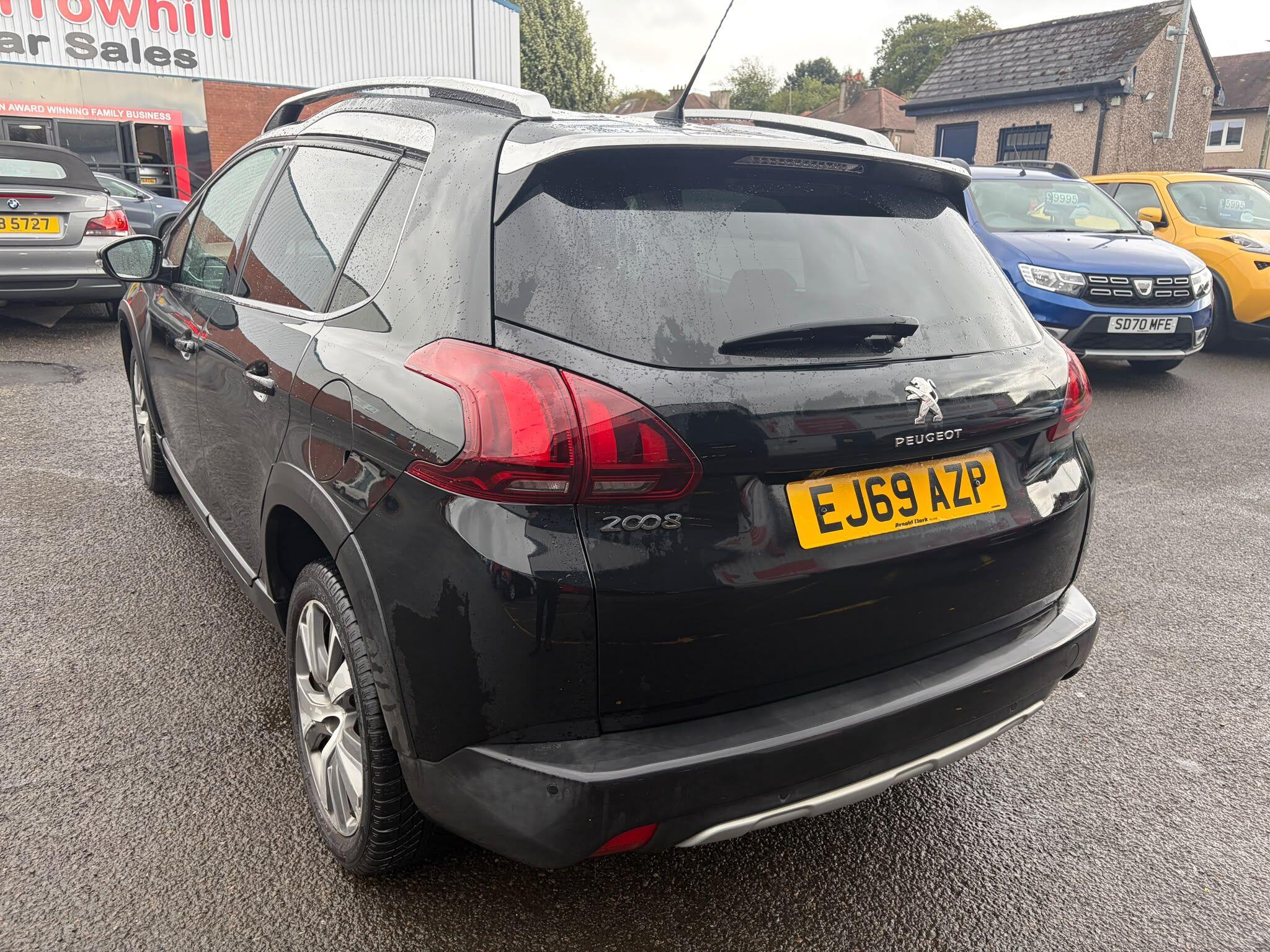 Peugeot 2008 view 5