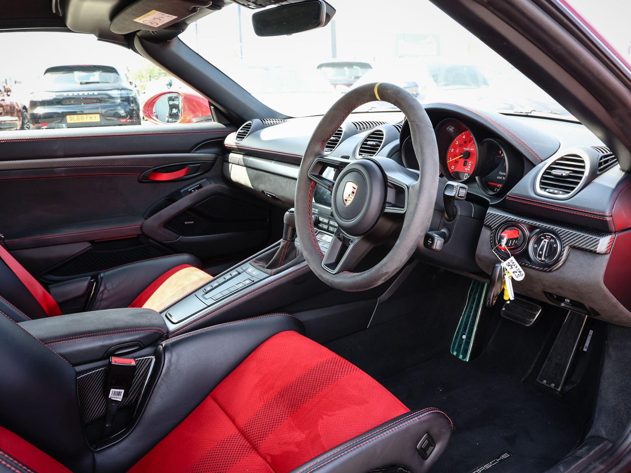 Porsche 718 Spyder view 53