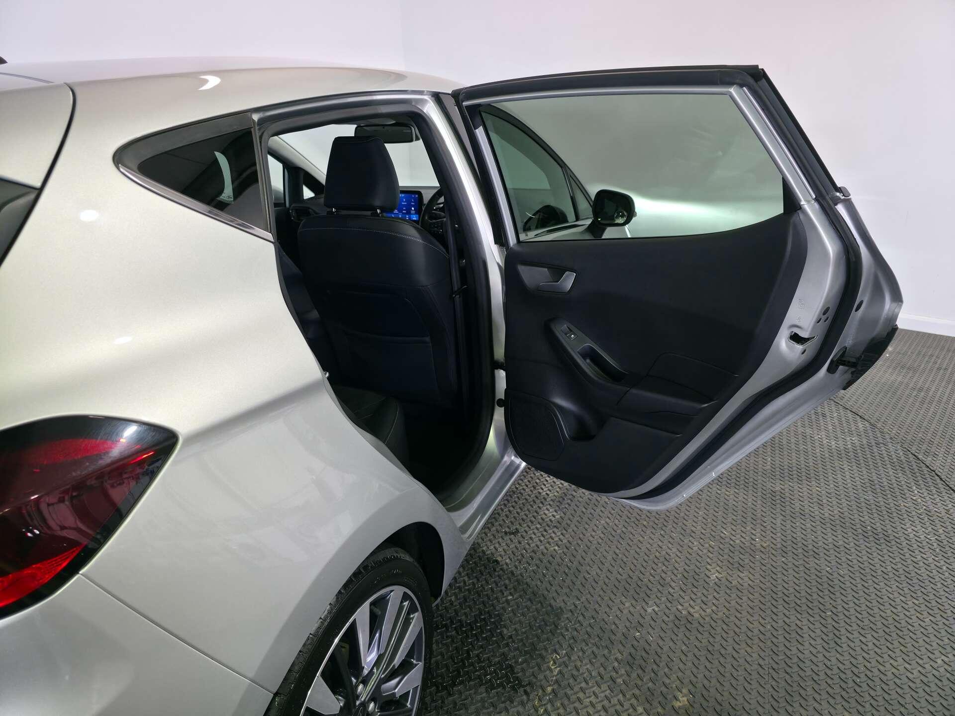 Ford Fiesta view 55