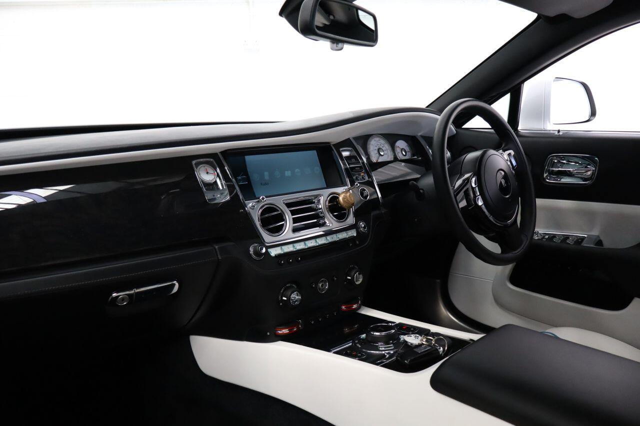 Rolls-Royce Wraith view 12