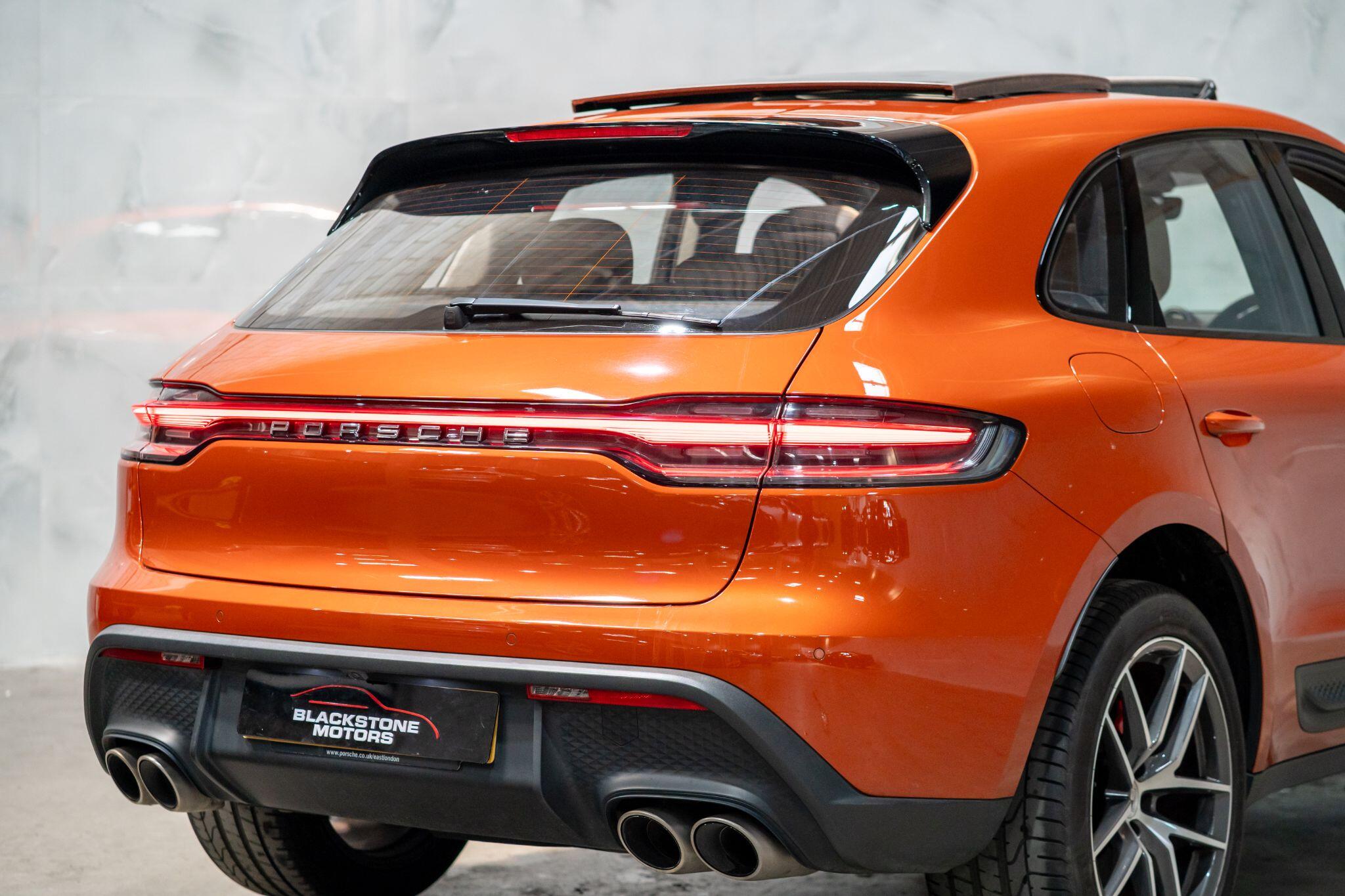 Porsche Macan view 35