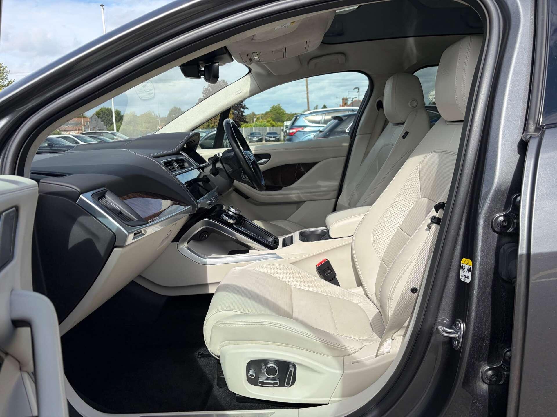 Jaguar I-Pace view 15