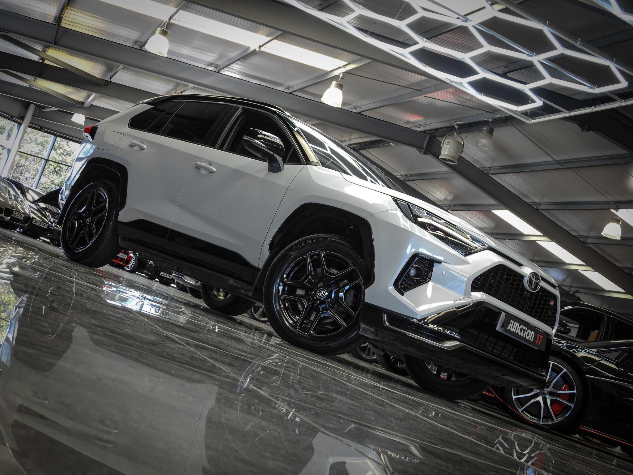 Toyota Rav4 view 2