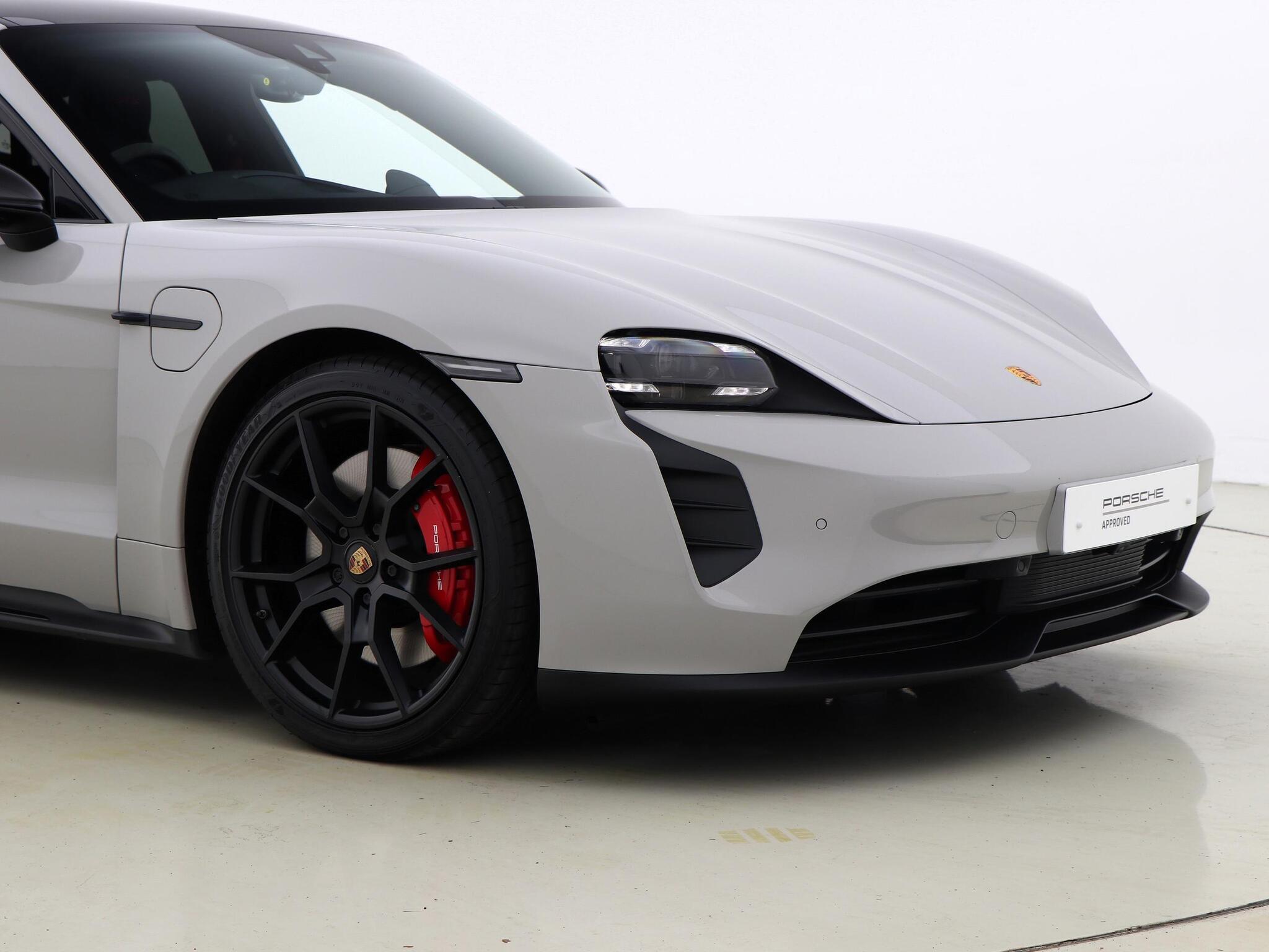 Porsche Taycan view 12