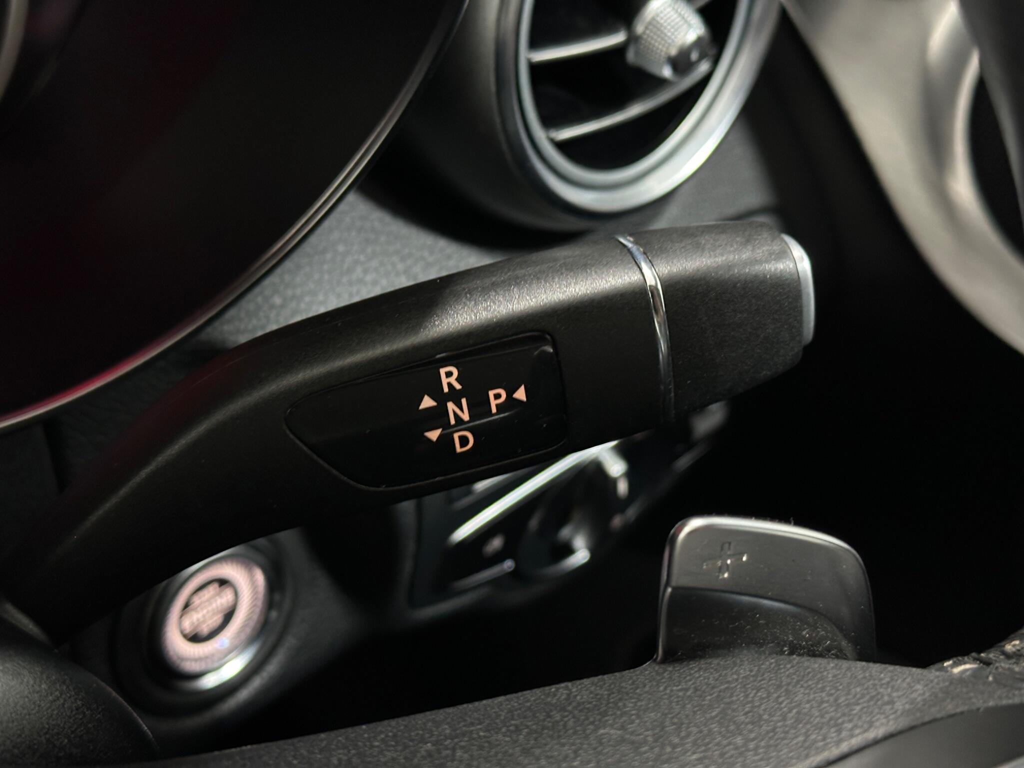 Mercedes-Benz C-Class view 17