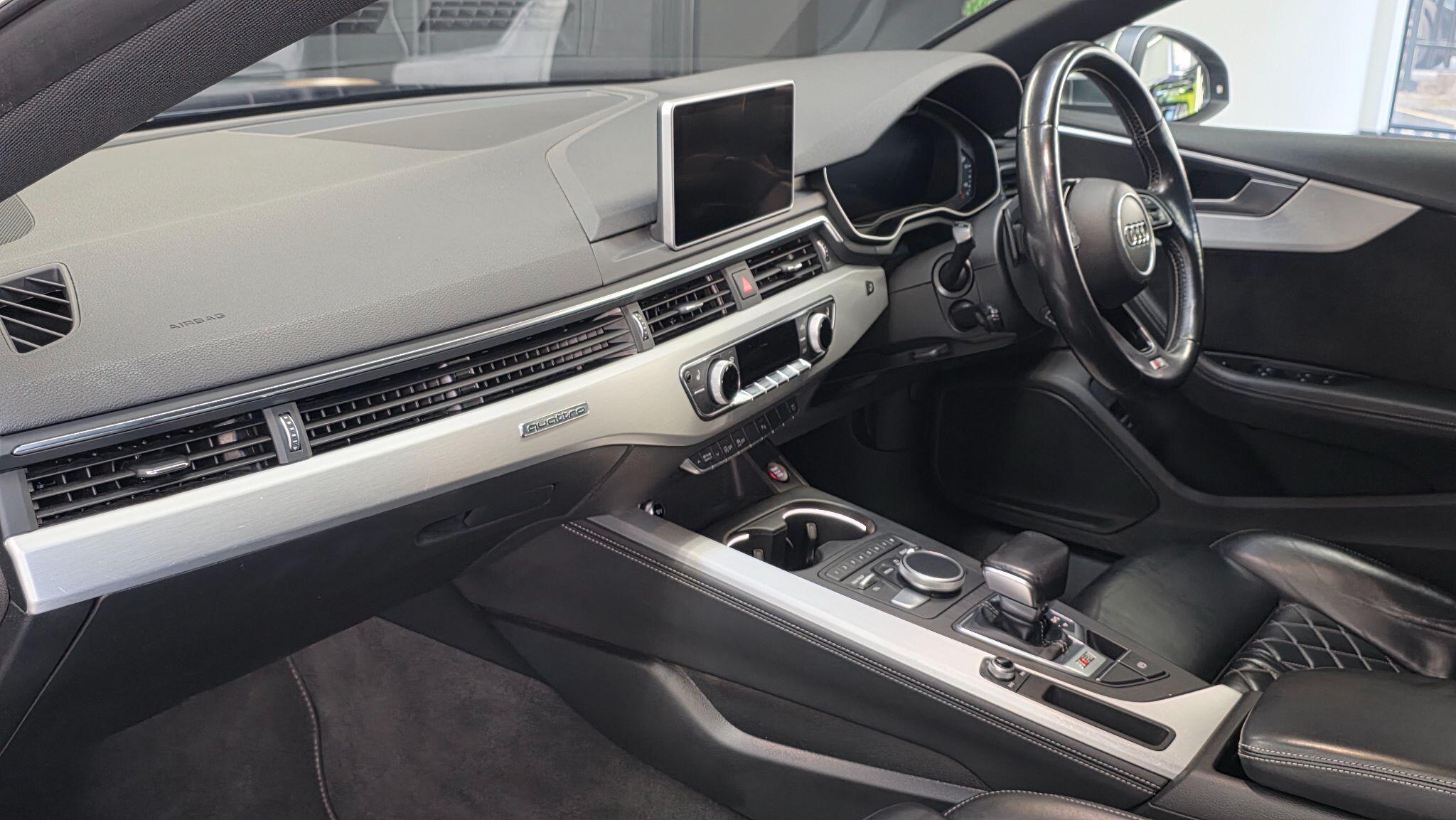 Audi S5 view 17