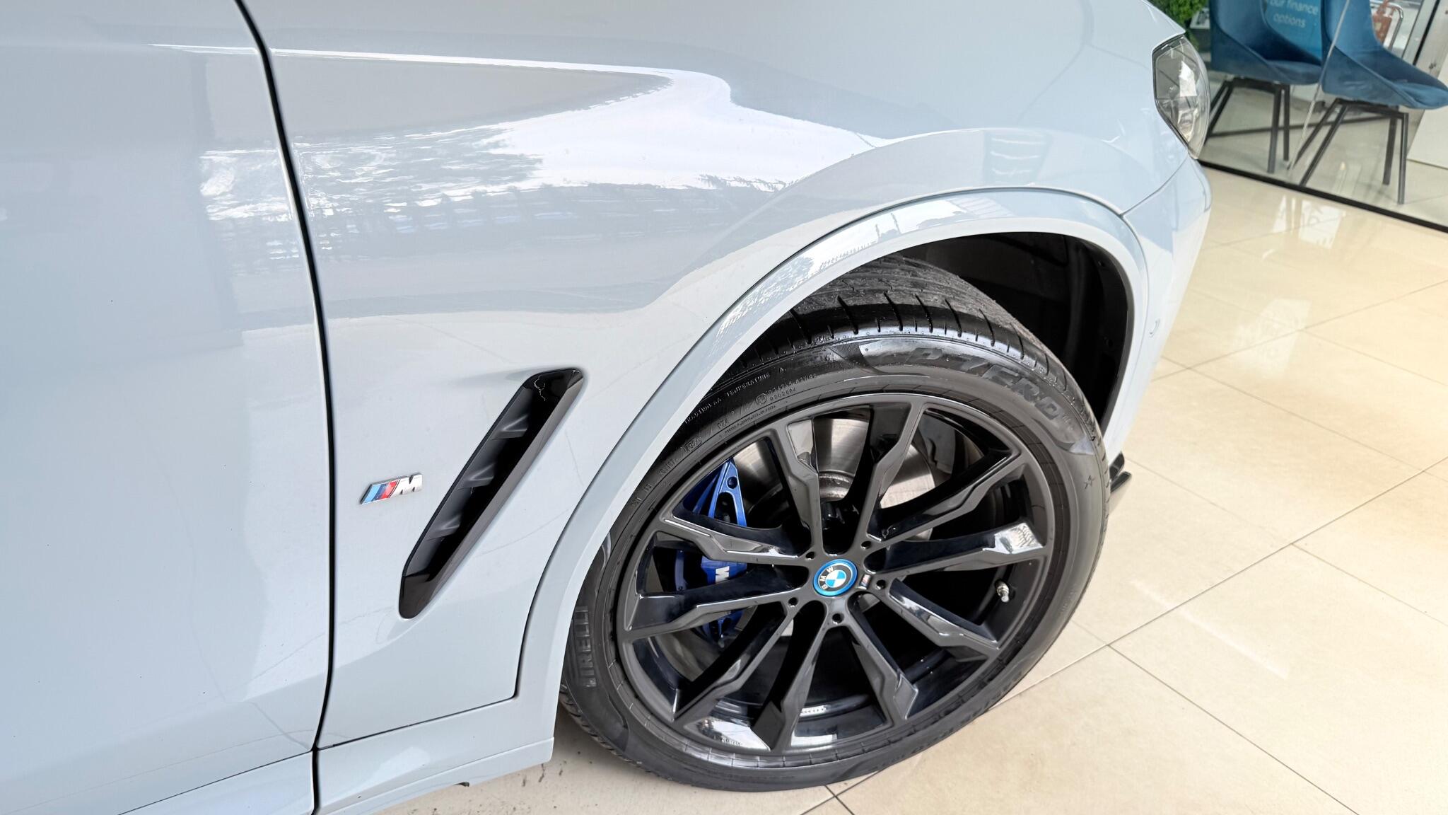 BMW X3 view 10