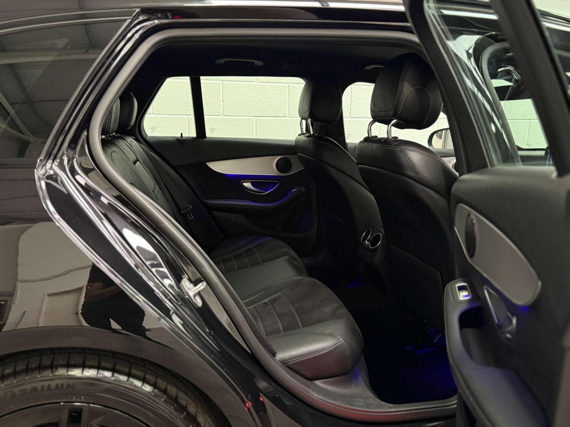 Mercedes-Benz C-Class view 19