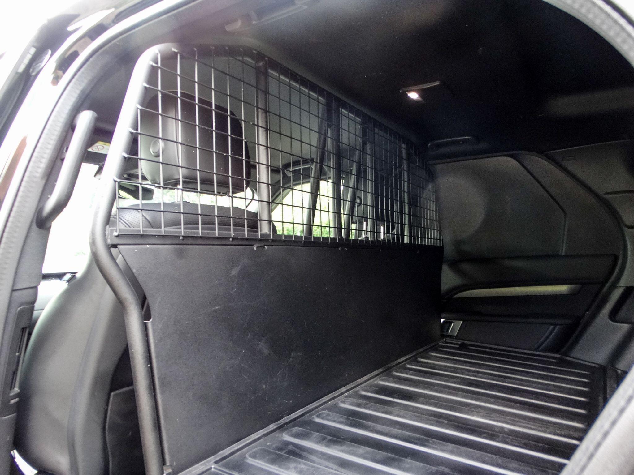 Land Rover Discovery 3 view 21