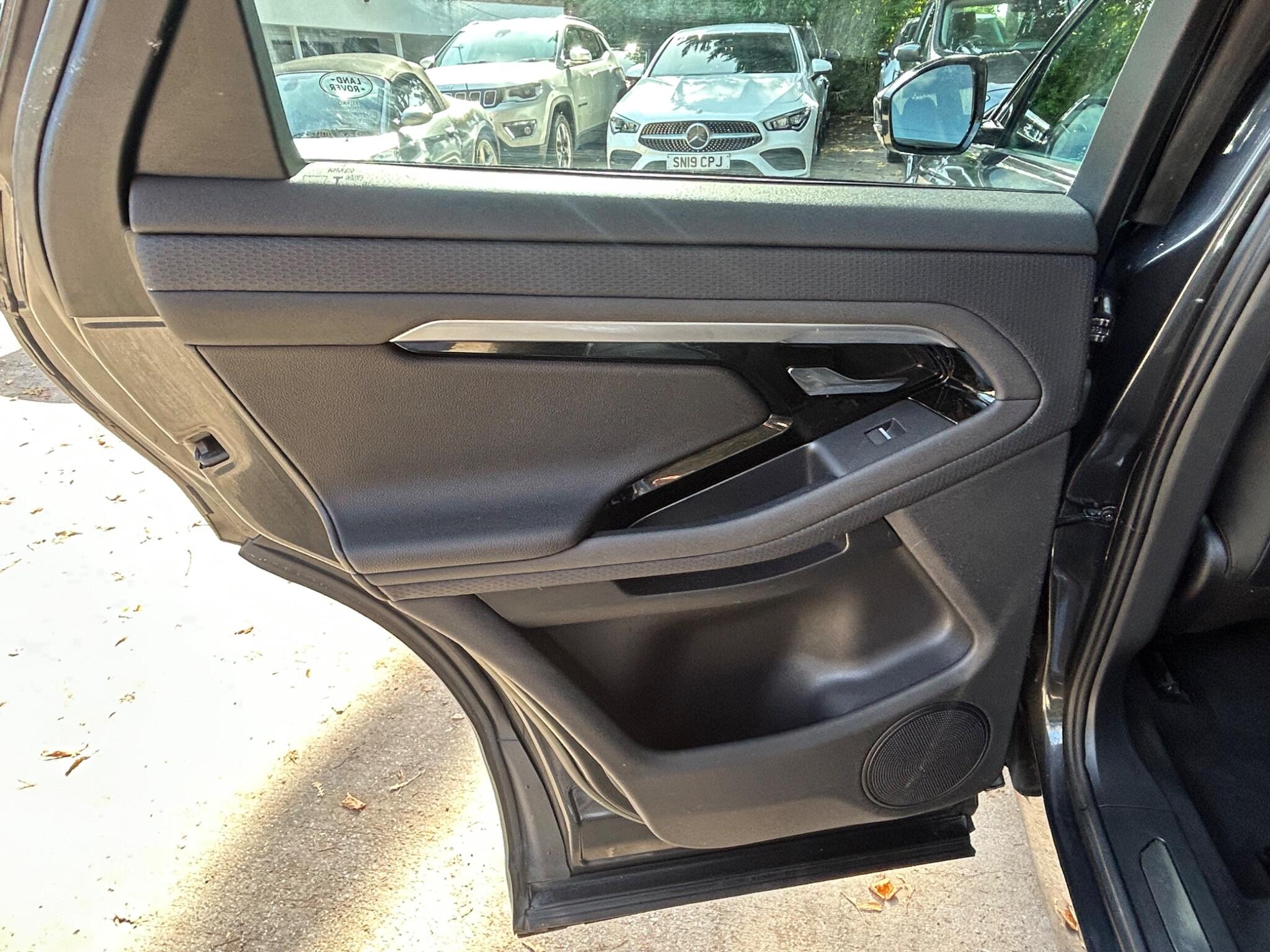 Land Rover Range Rover Evoque view 24