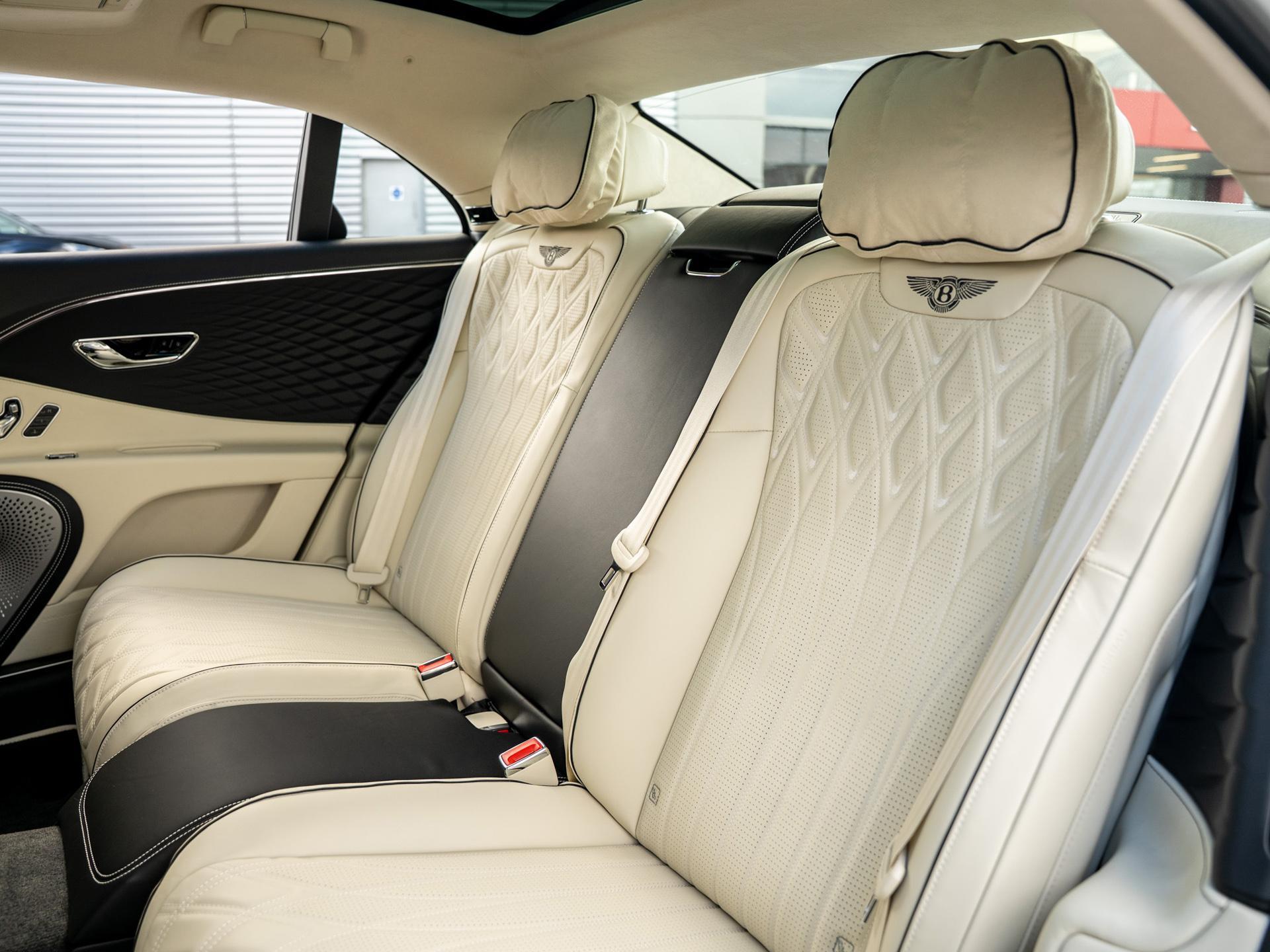 Bentley Flying Spur view 21