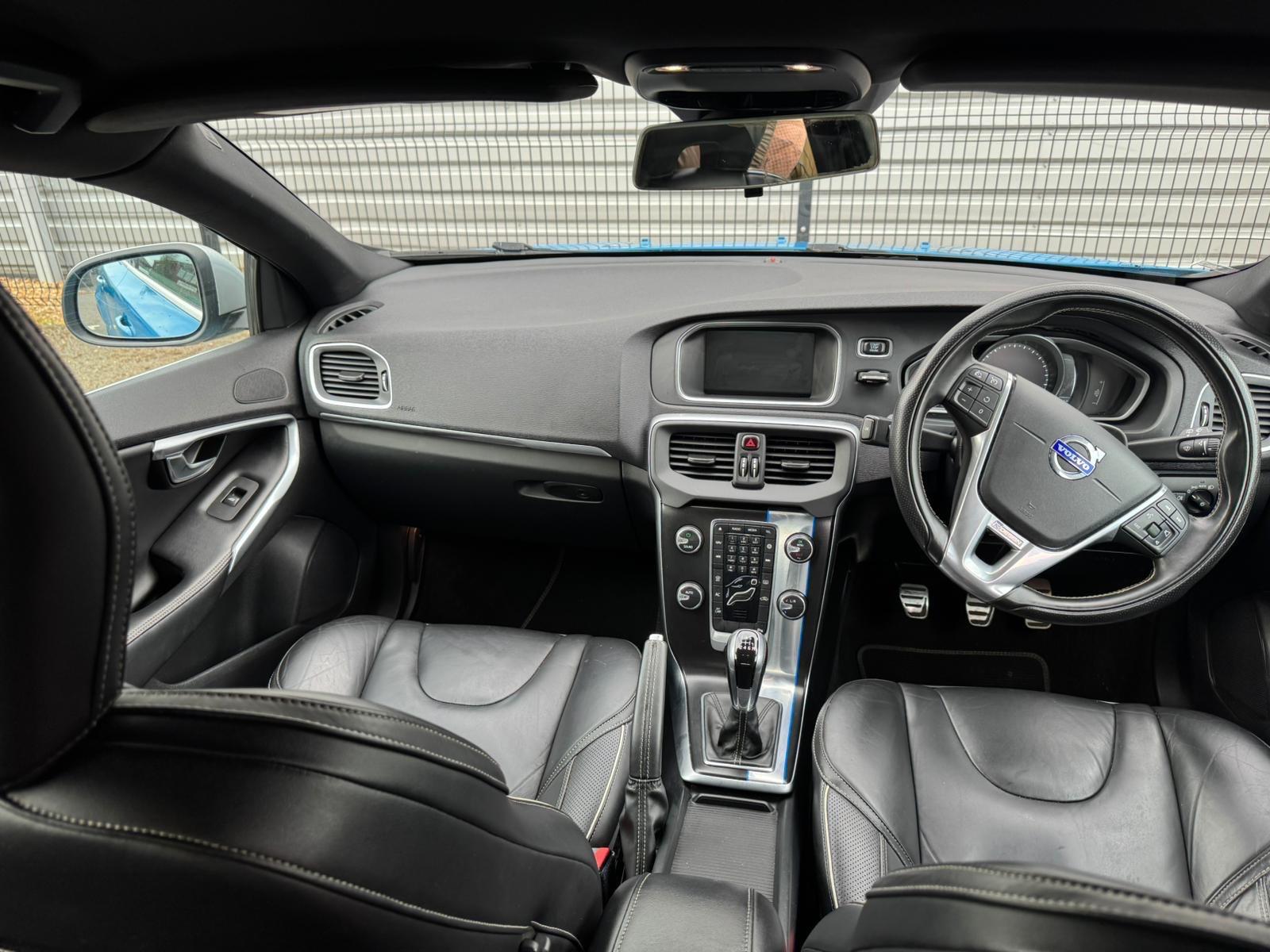 Volvo V40 view 21