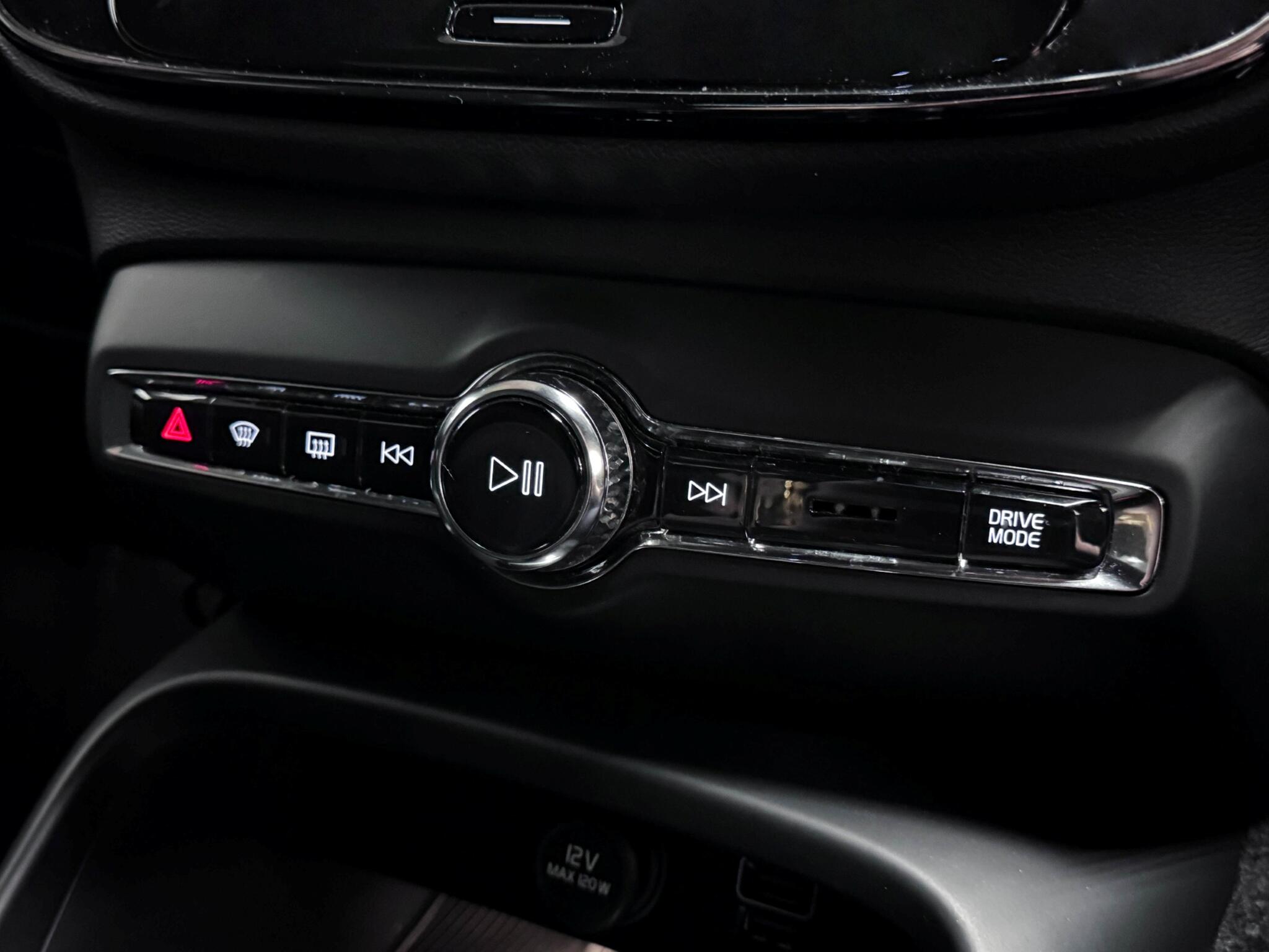 Volvo XC40 view 36