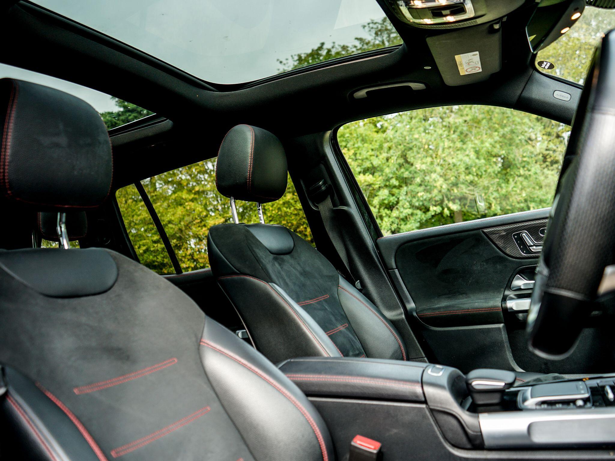 Mercedes-Benz GLB view 24