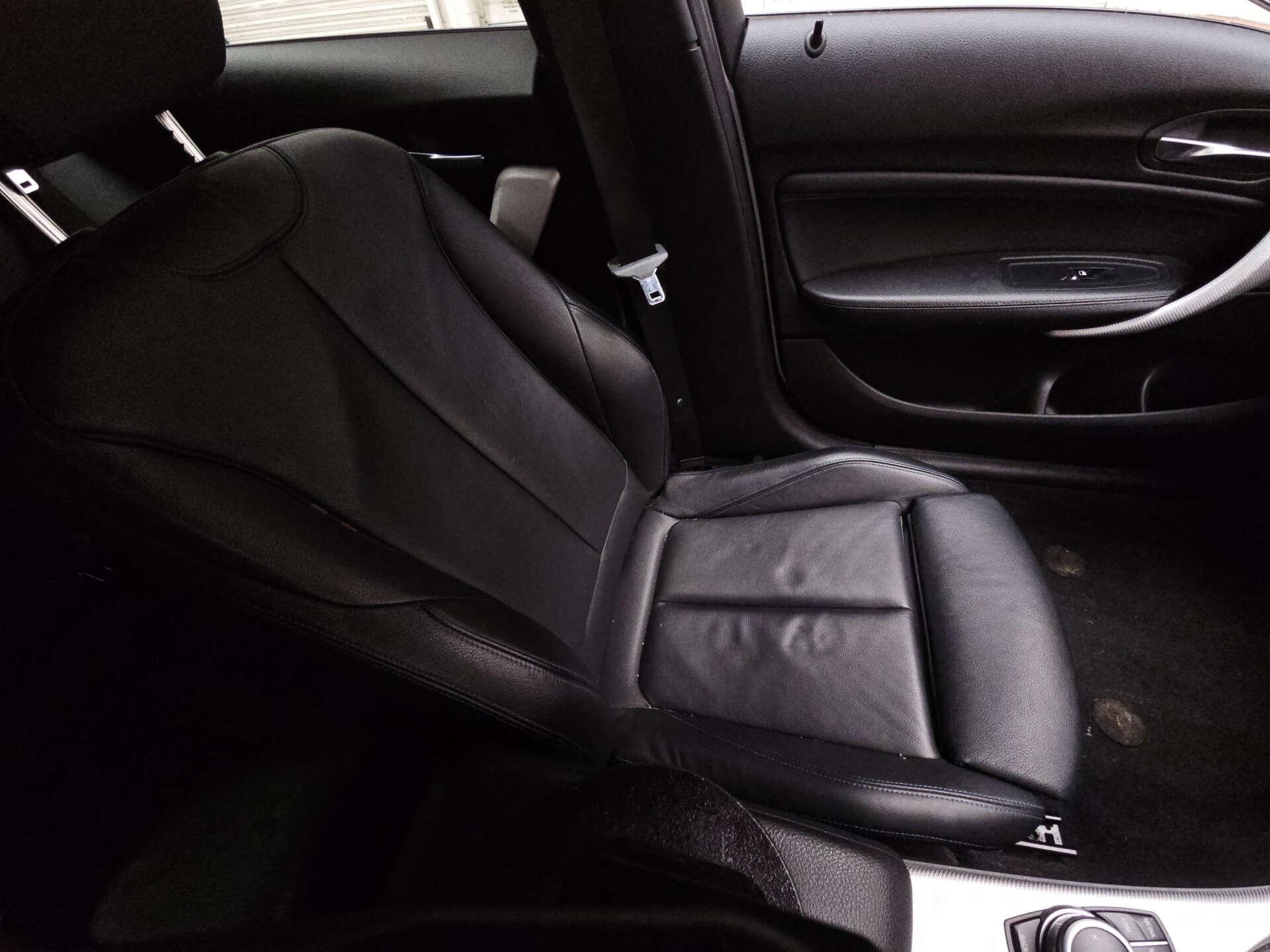 BMW 1 Series view 10