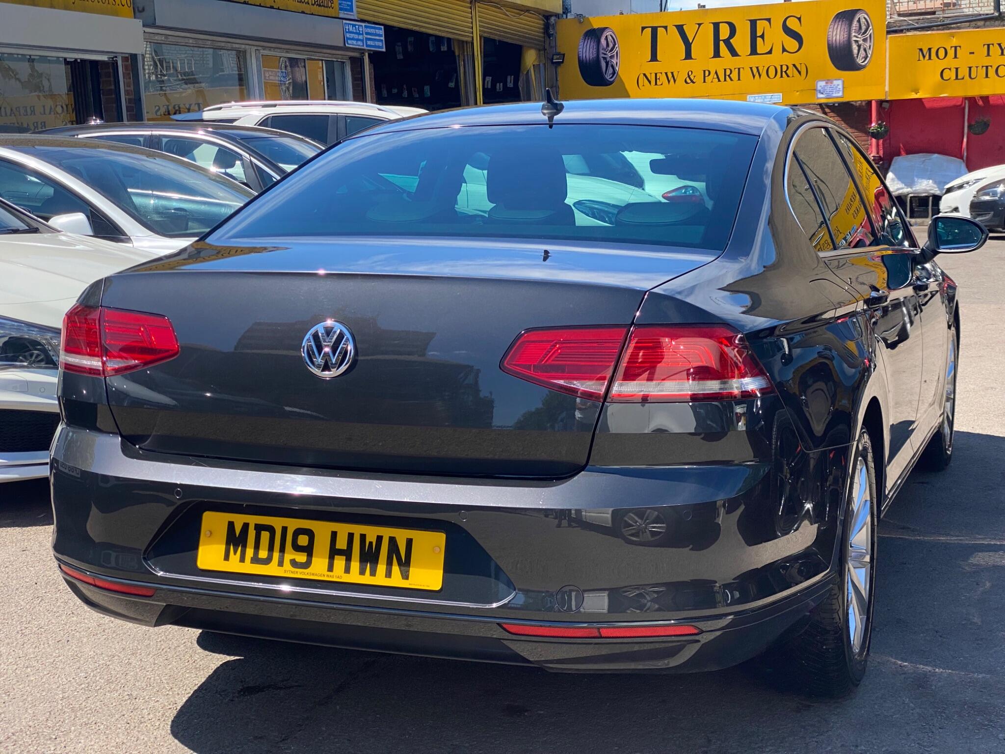Volkswagen Passat view 15