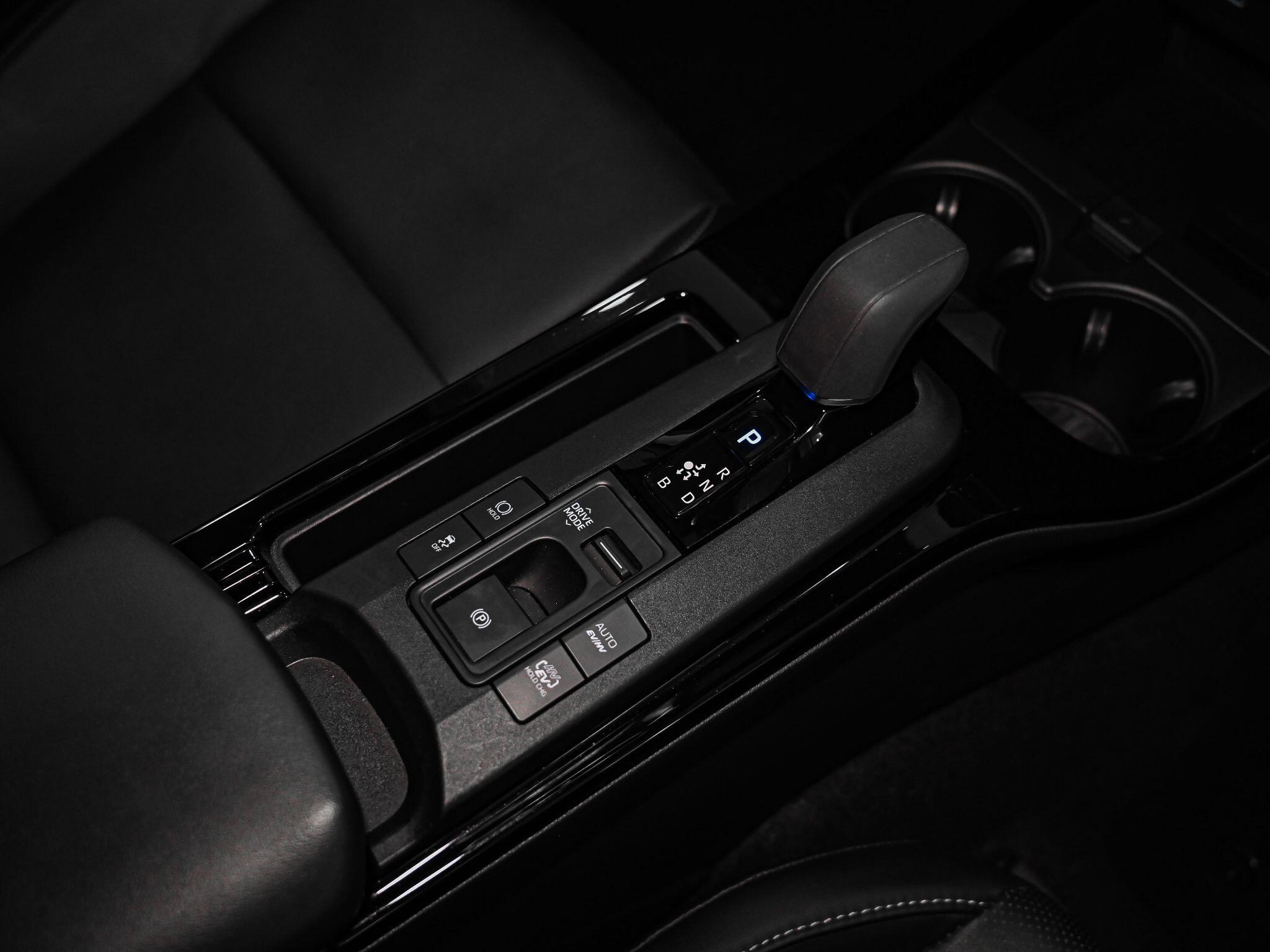 Toyota Prius view 15