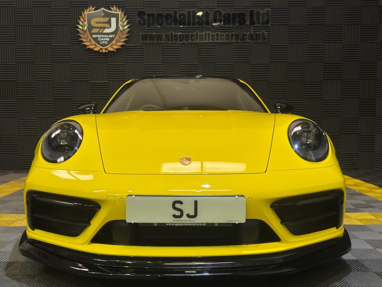 Porsche 911 view 2