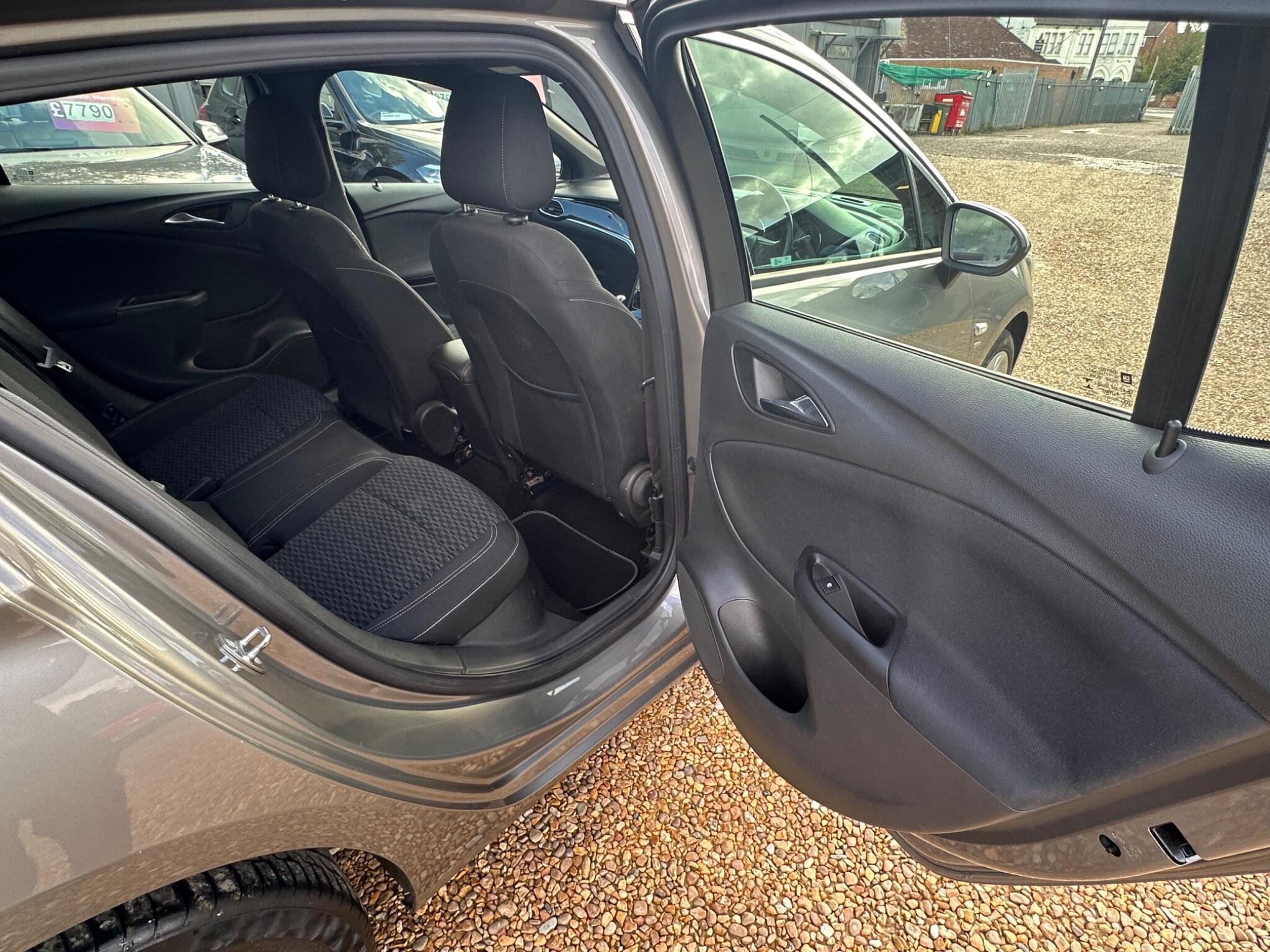 Vauxhall Astra view 15