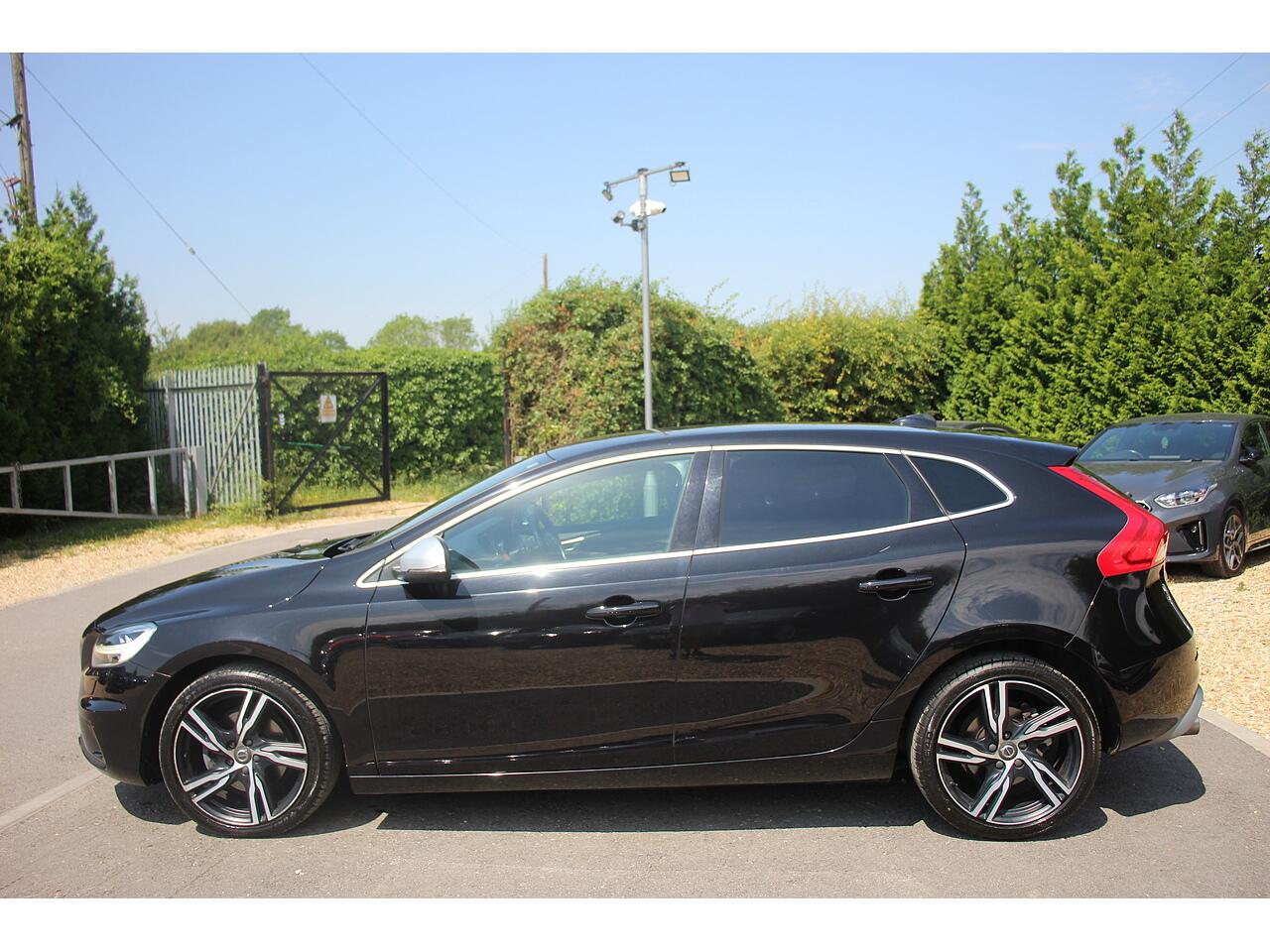 Volvo V40 view 9