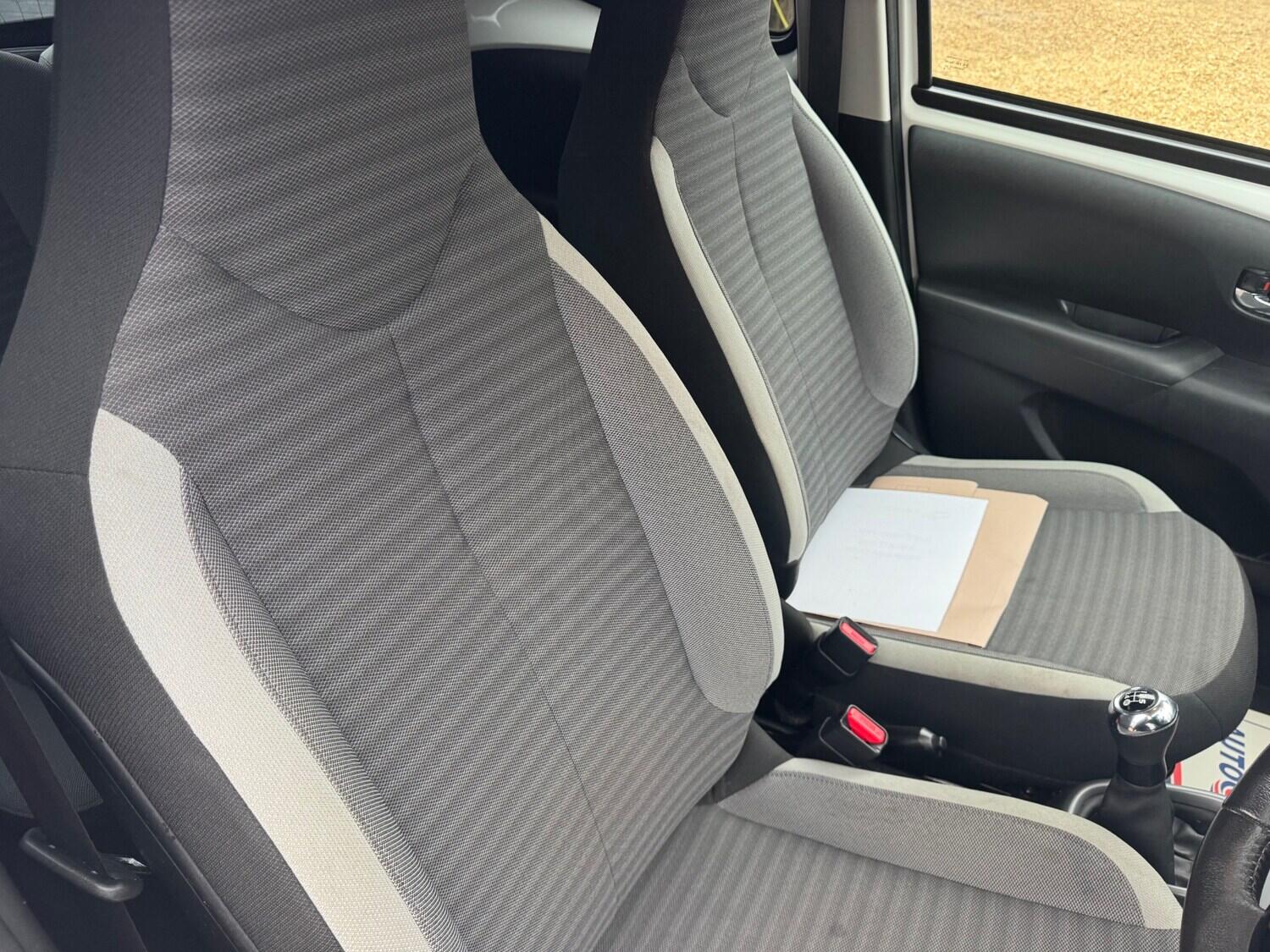Toyota Aygo view 19