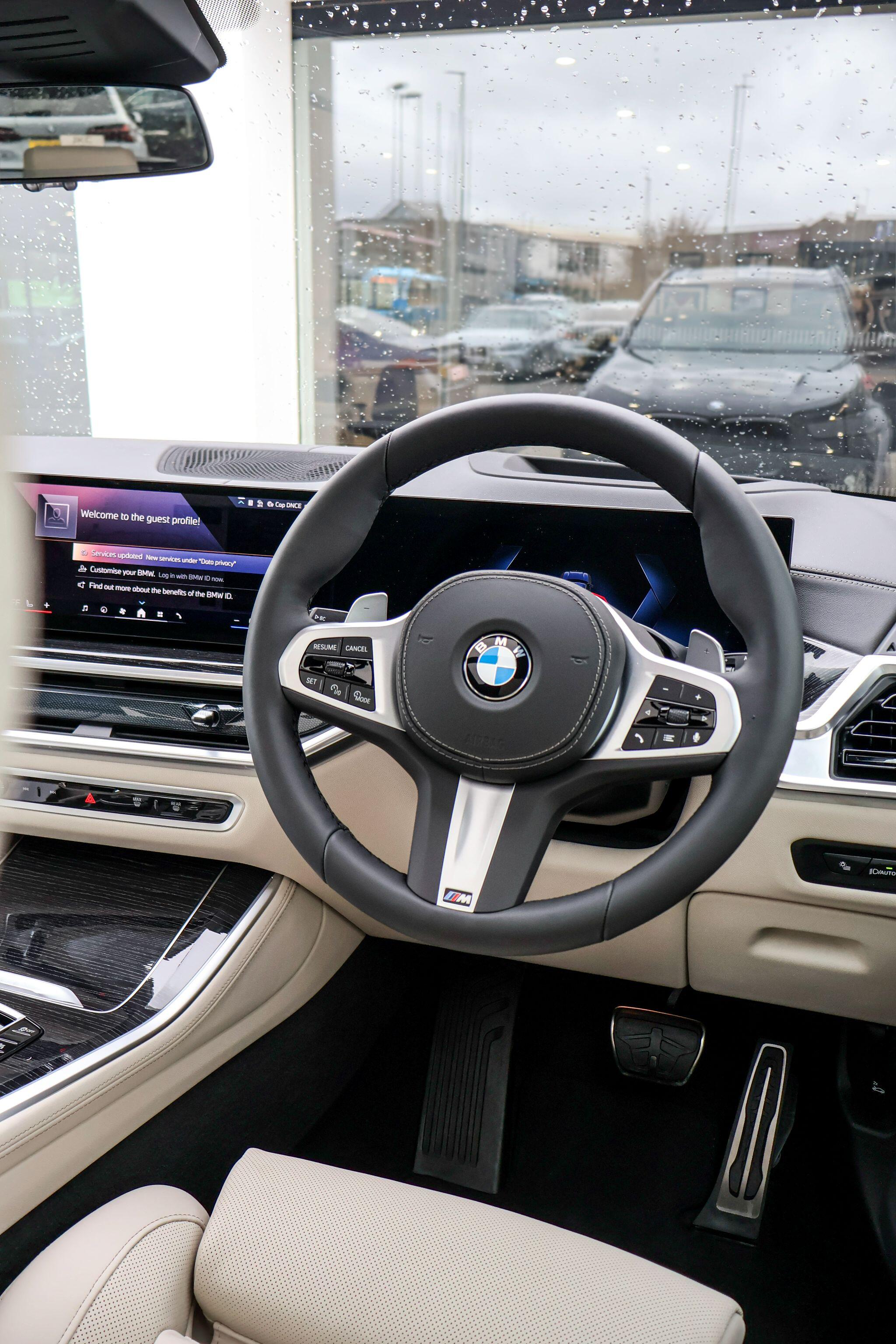 BMW X5 view 21
