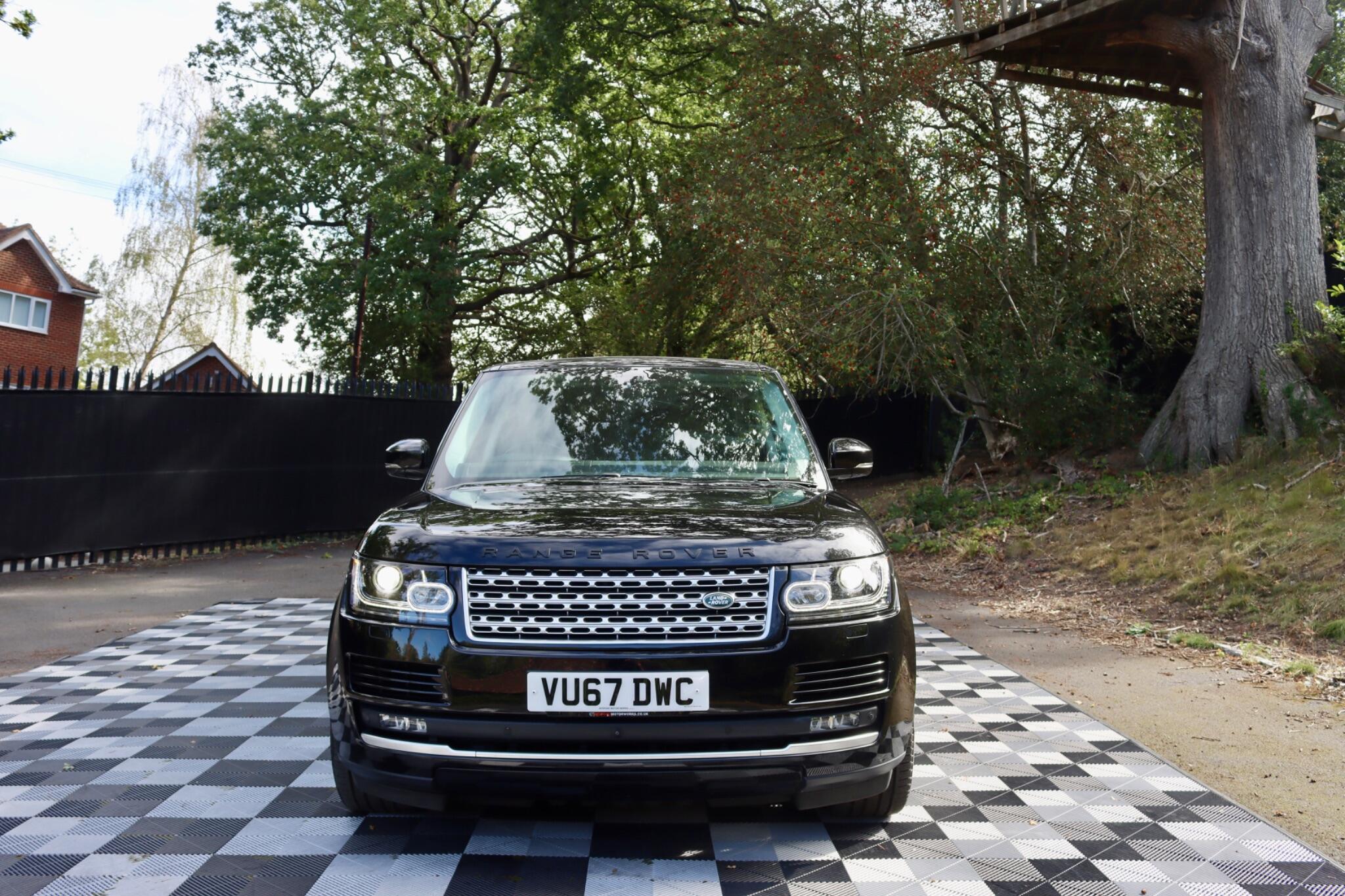 Land Rover Range Rover view 18