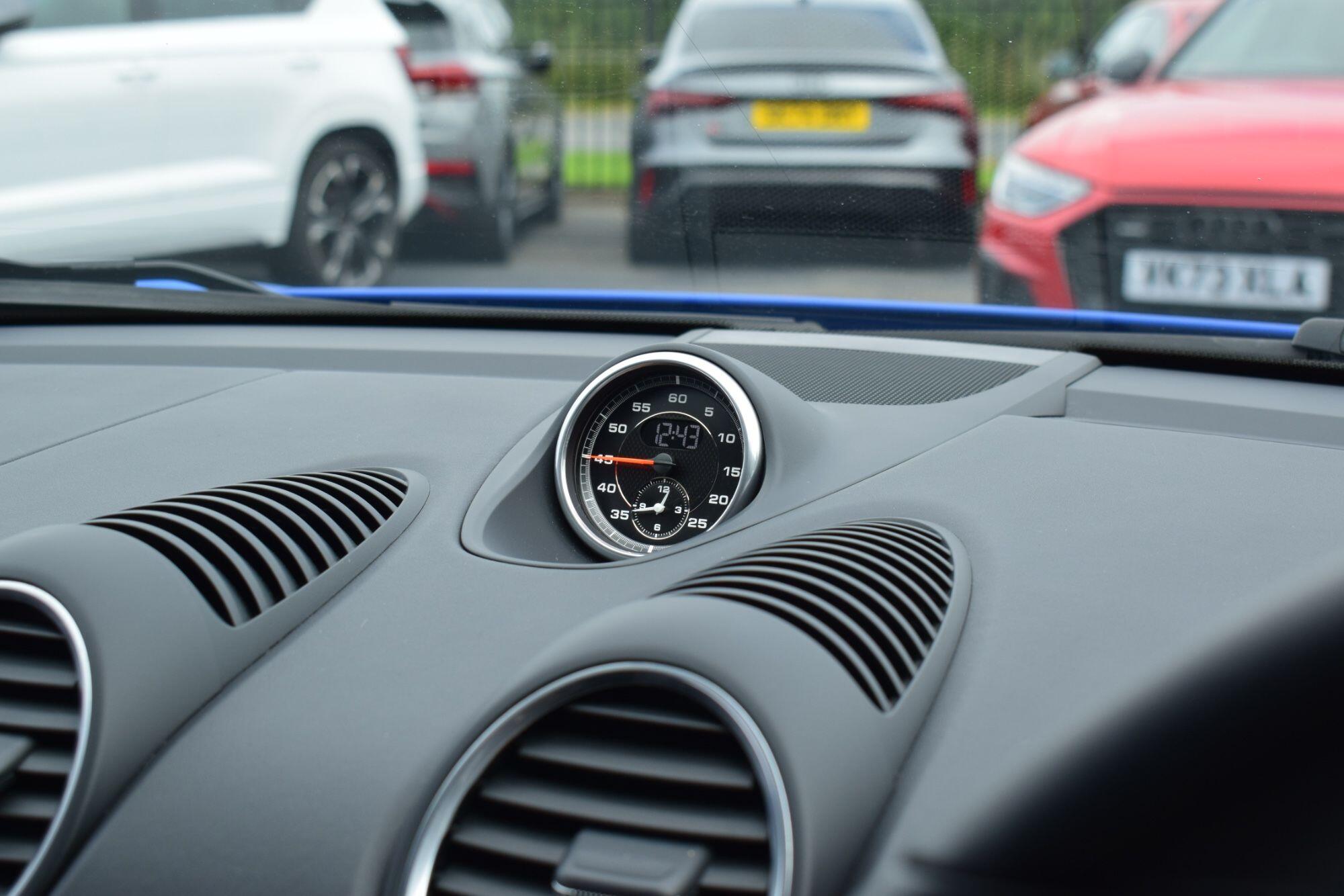 Porsche Cayman view 14