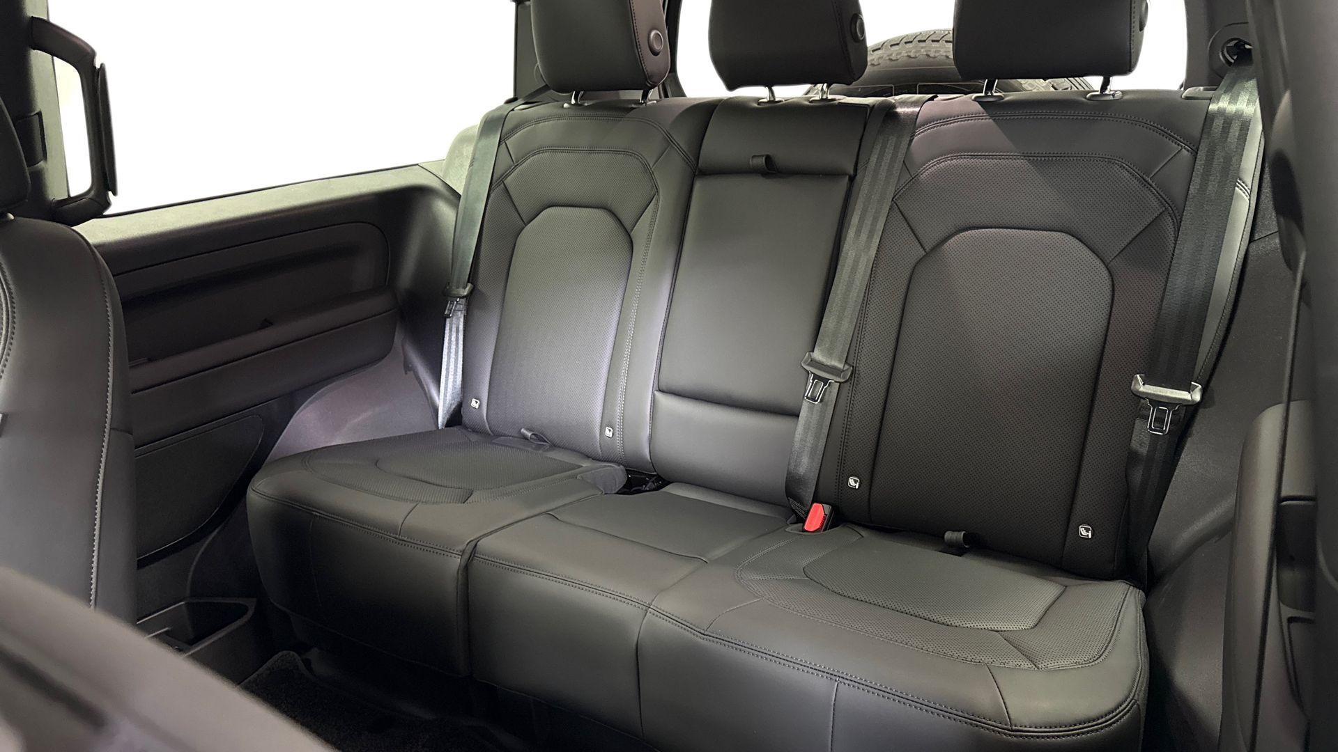 Land Rover Defender view 4