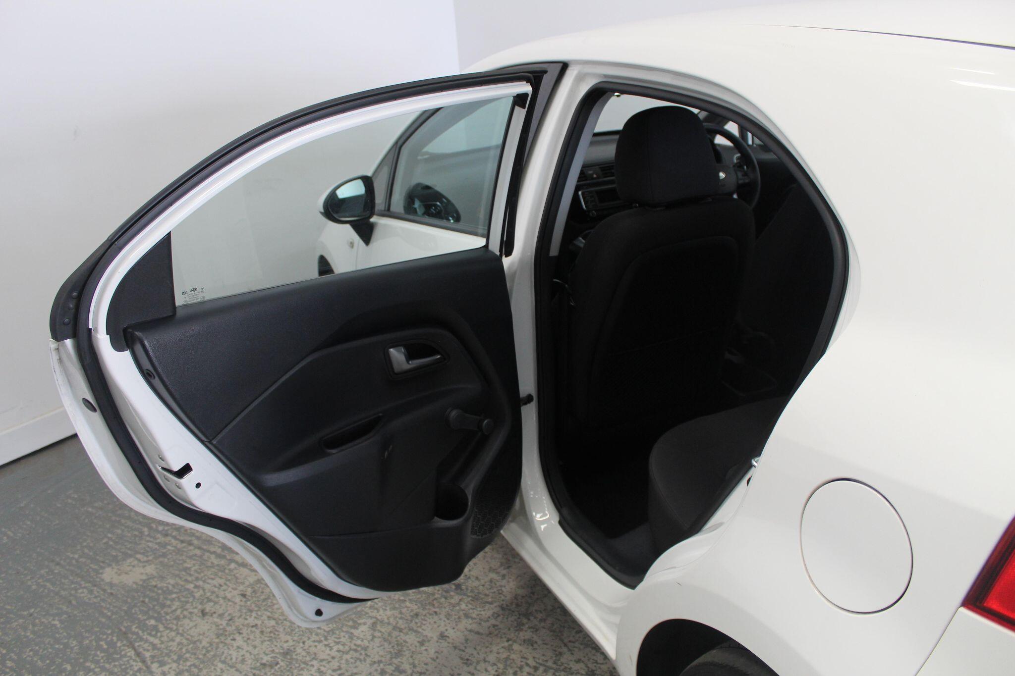 Kia Rio view 25
