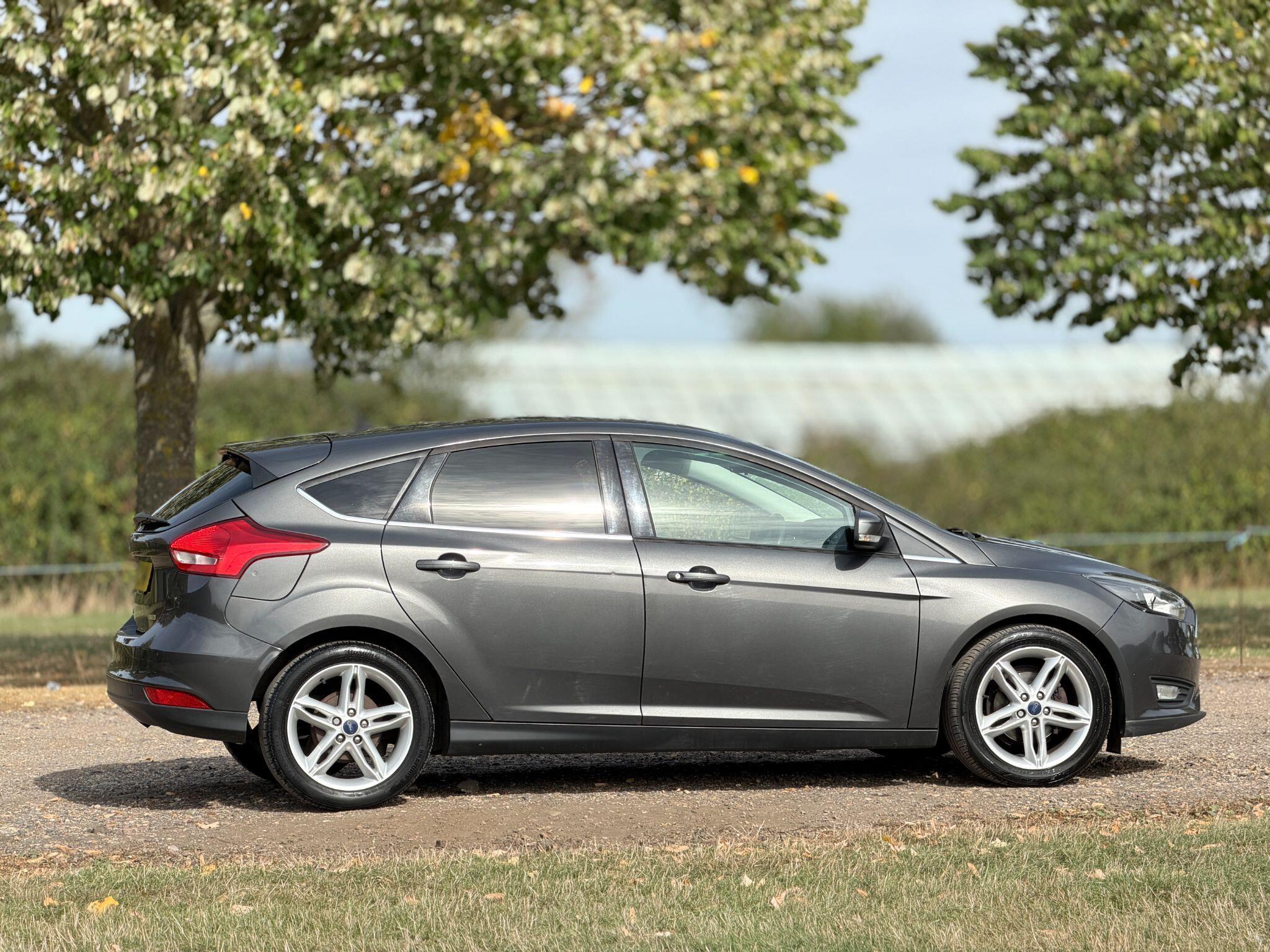 Ford Focus view 4