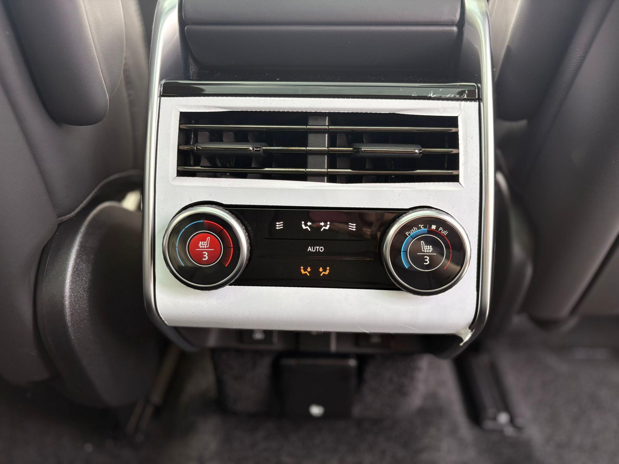 Land Rover Range Rover view 15