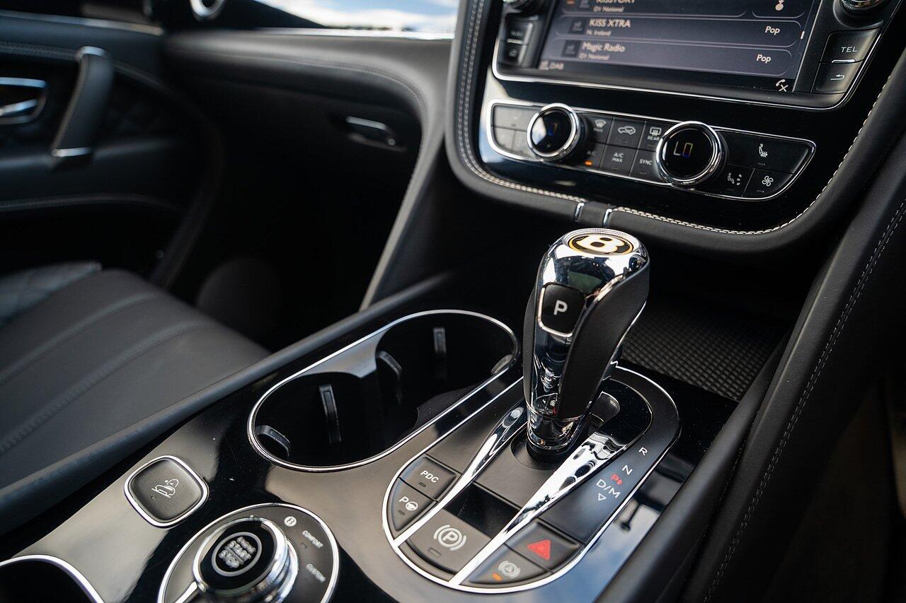 Bentley Bentayga view 55