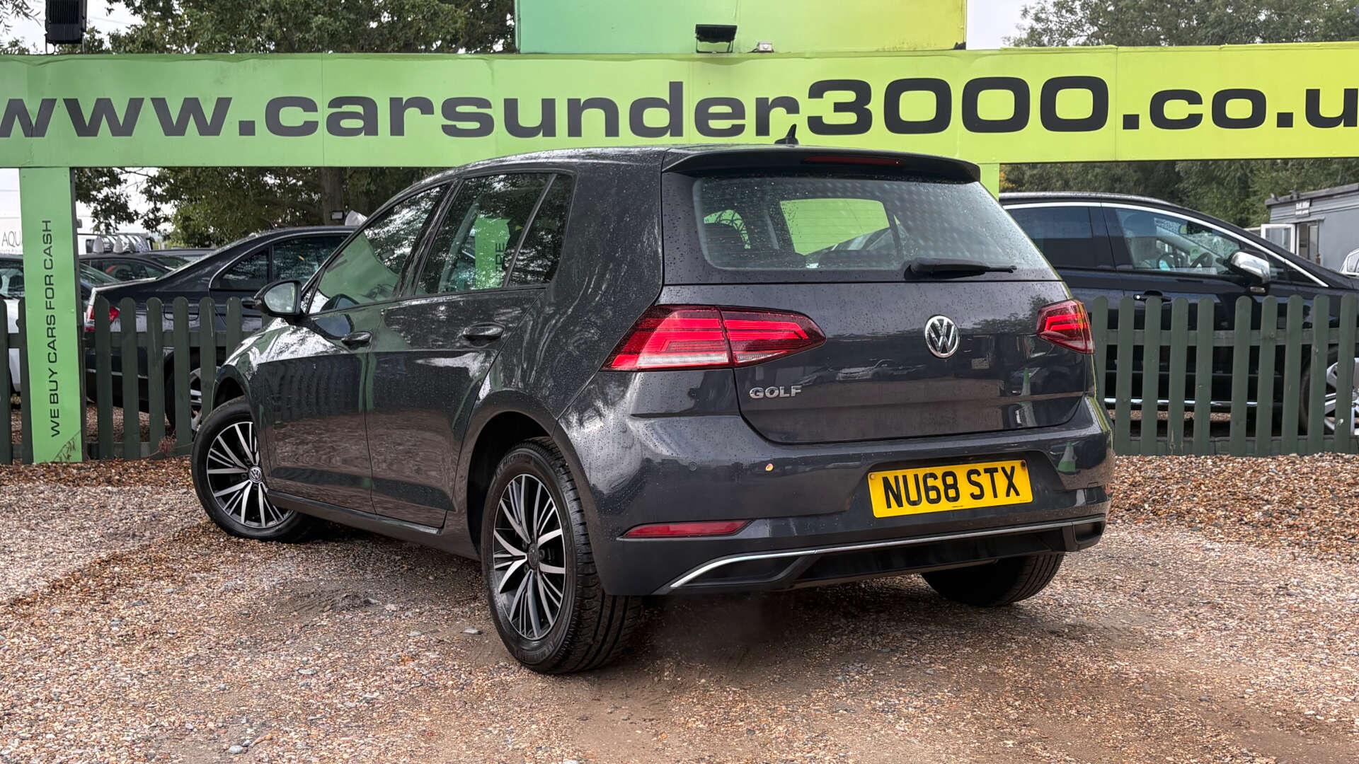 Volkswagen Golf view 3