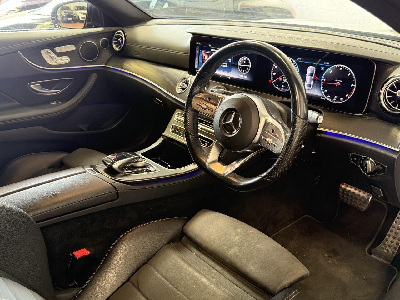 Mercedes-Benz E Class view 32