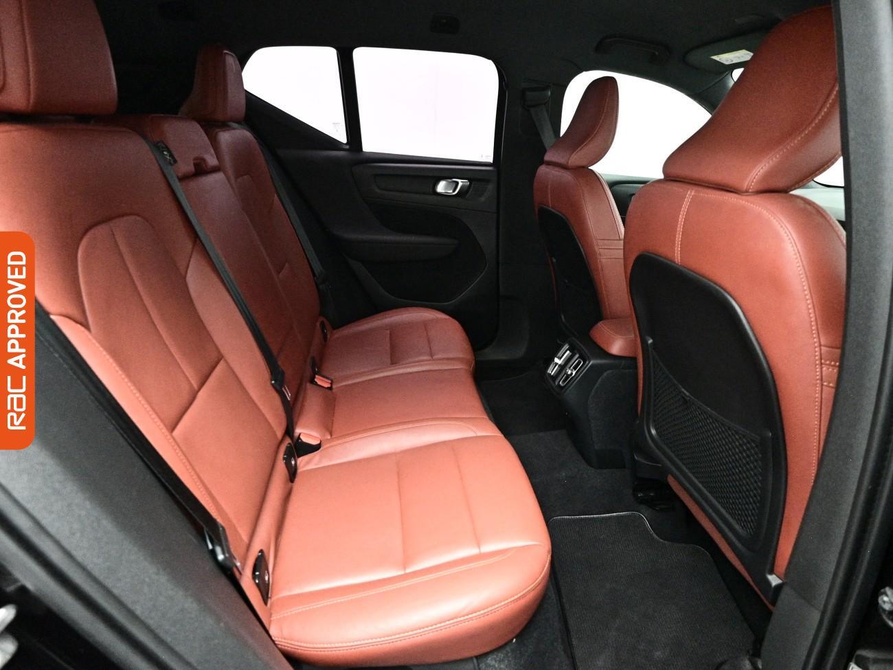 Volvo XC40 view 13