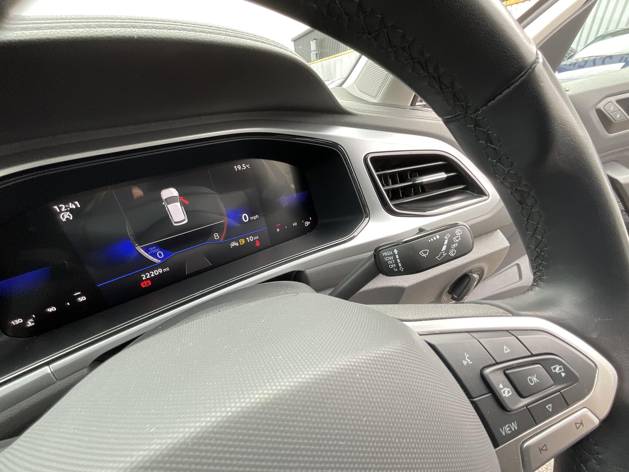 Volkswagen T-Roc view 23