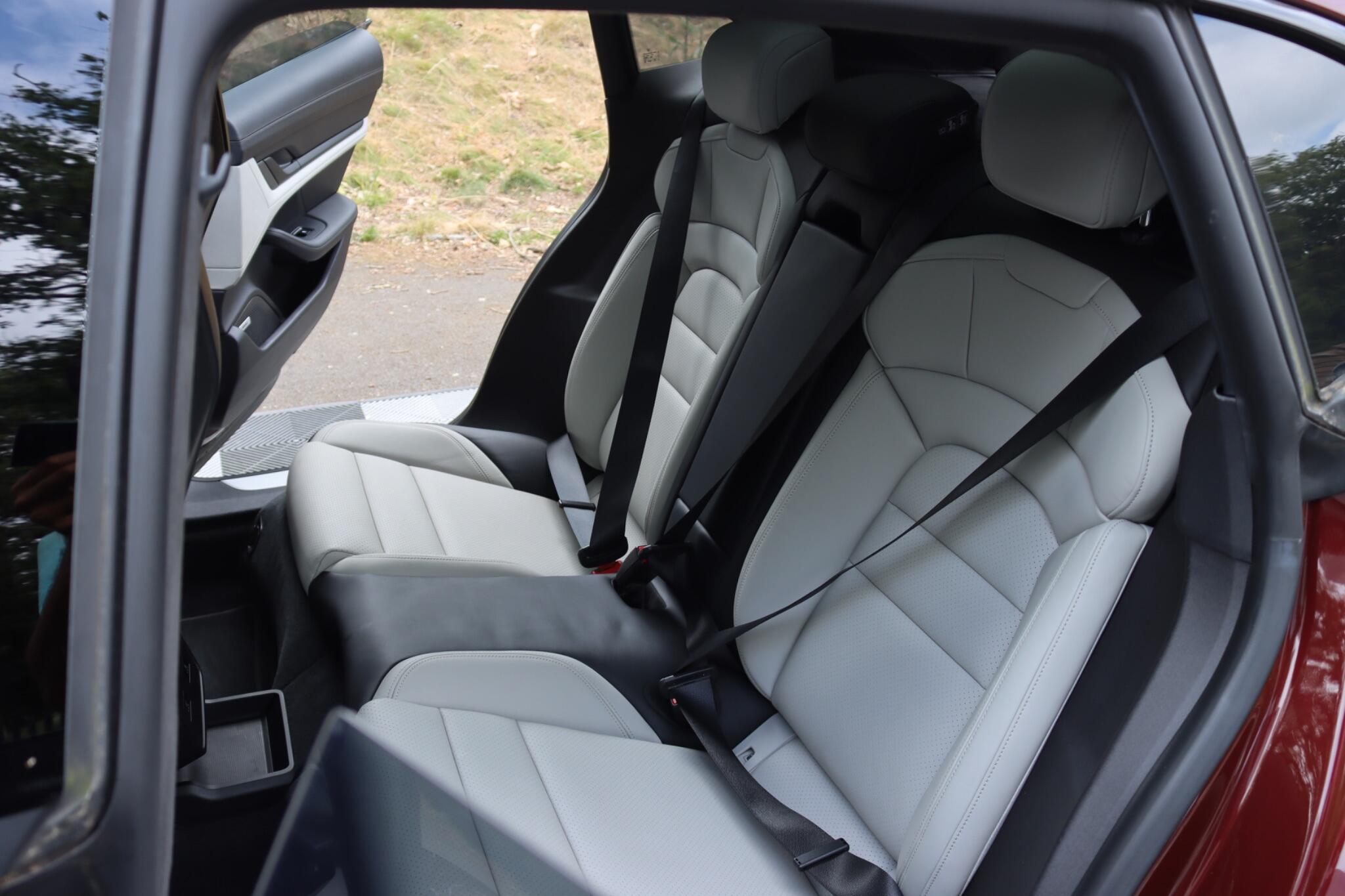 Porsche Taycan view 33