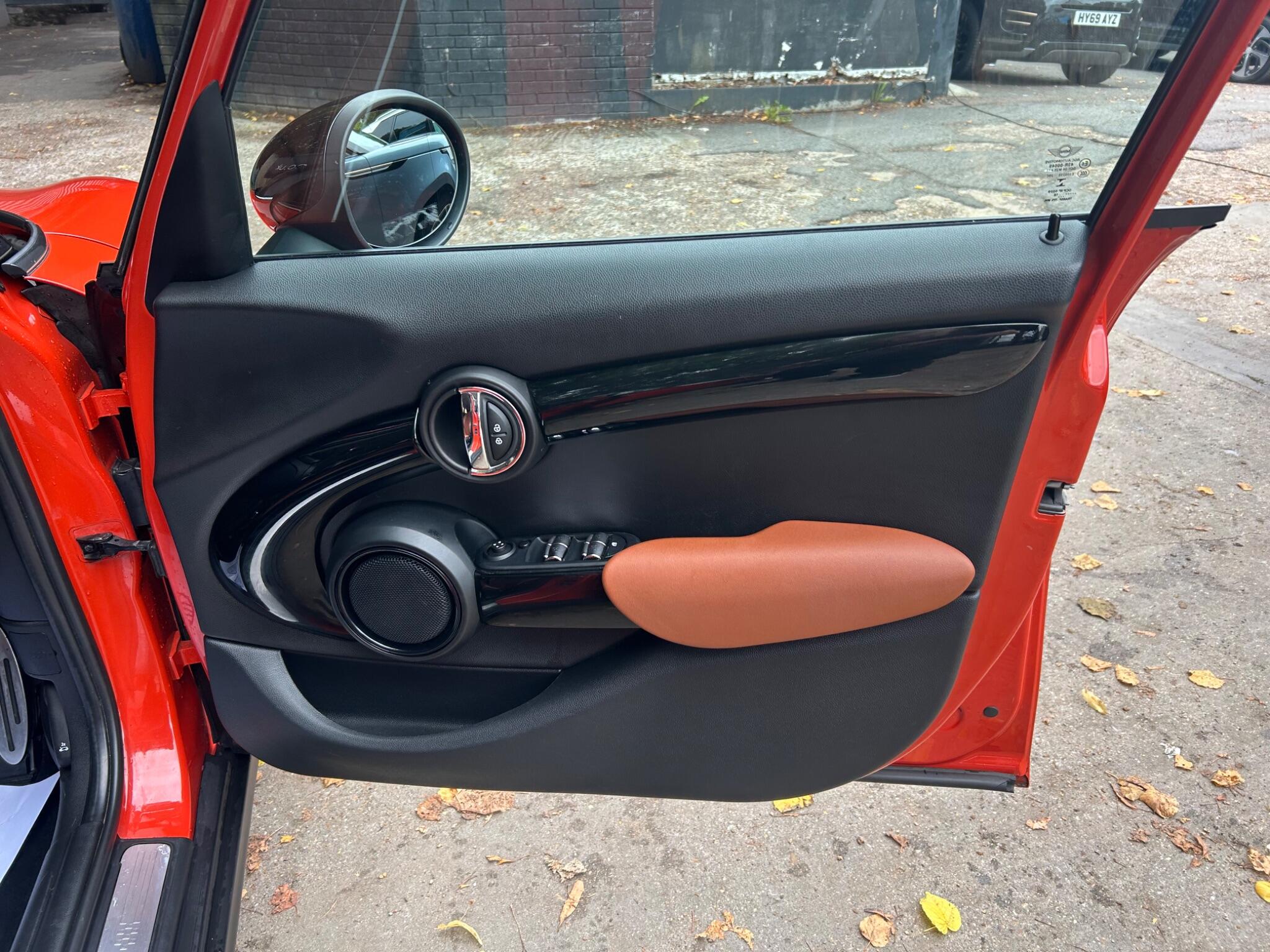 Mini Hatch view 40