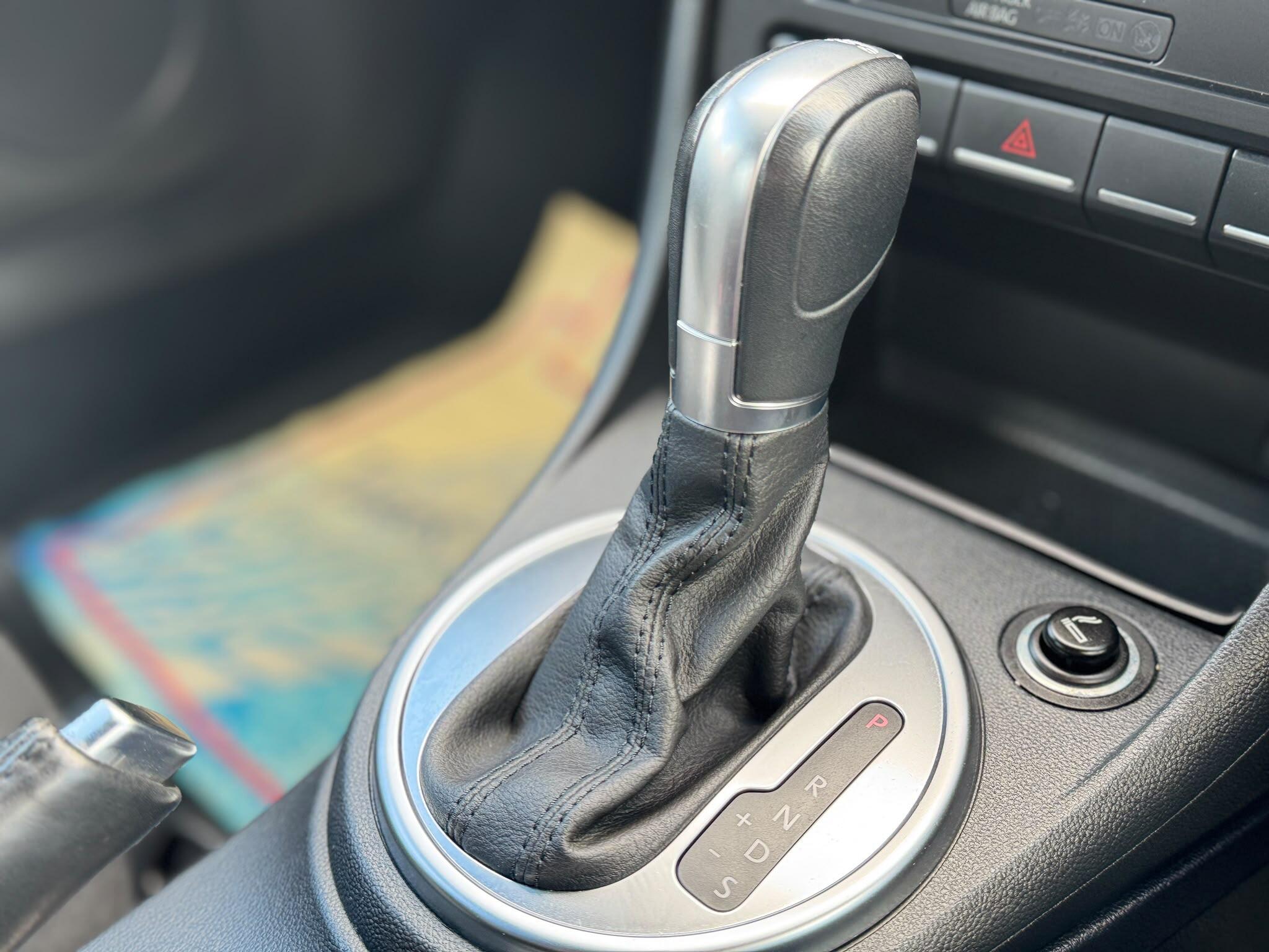 Volkswagen Beetle view 19