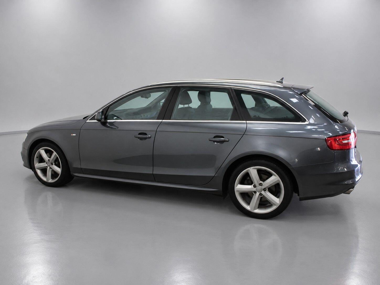 Audi A4 view 10