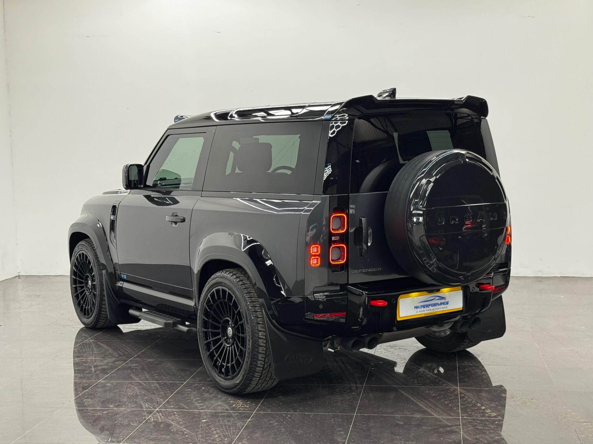 Land Rover Defender view 74